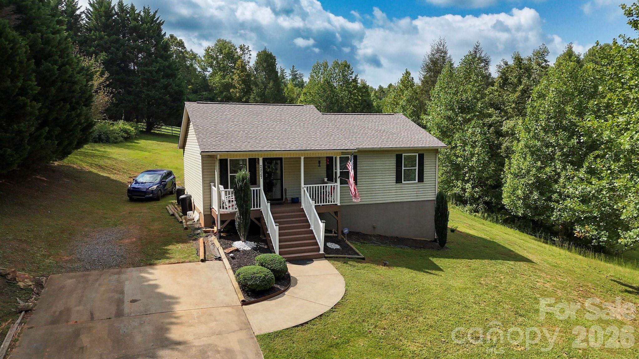 2827 Hollybrook Lane