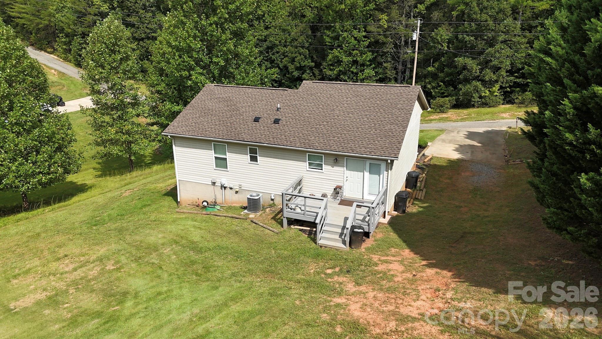 2827 Hollybrook Lane Property Photo 4