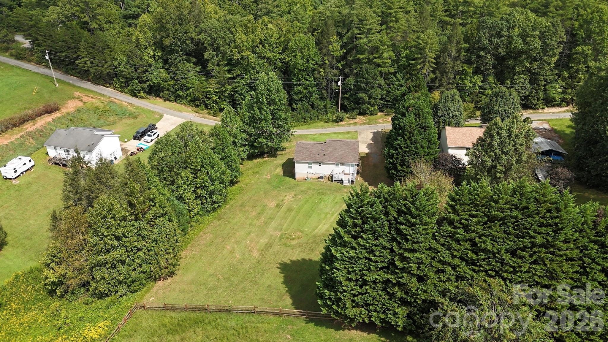 2827 Hollybrook Lane Property Photo 6