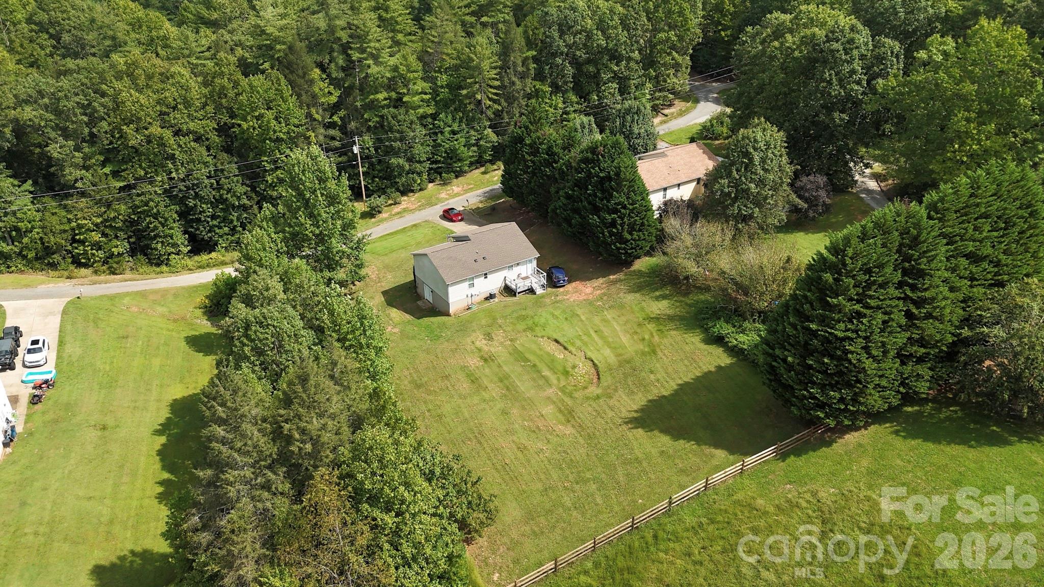 2827 Hollybrook Lane Property Photo 7