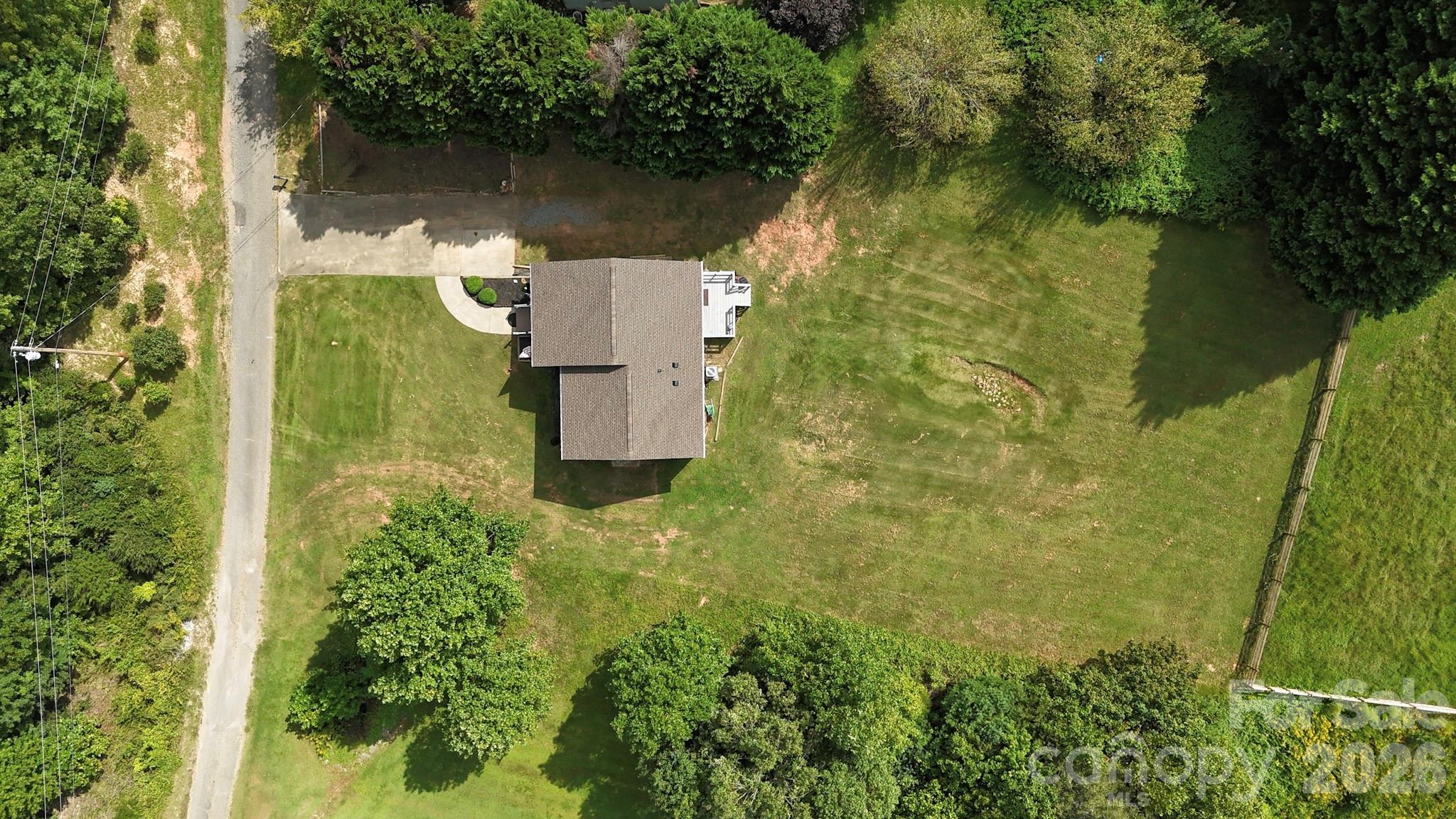 2827 Hollybrook Lane Property Photo 8