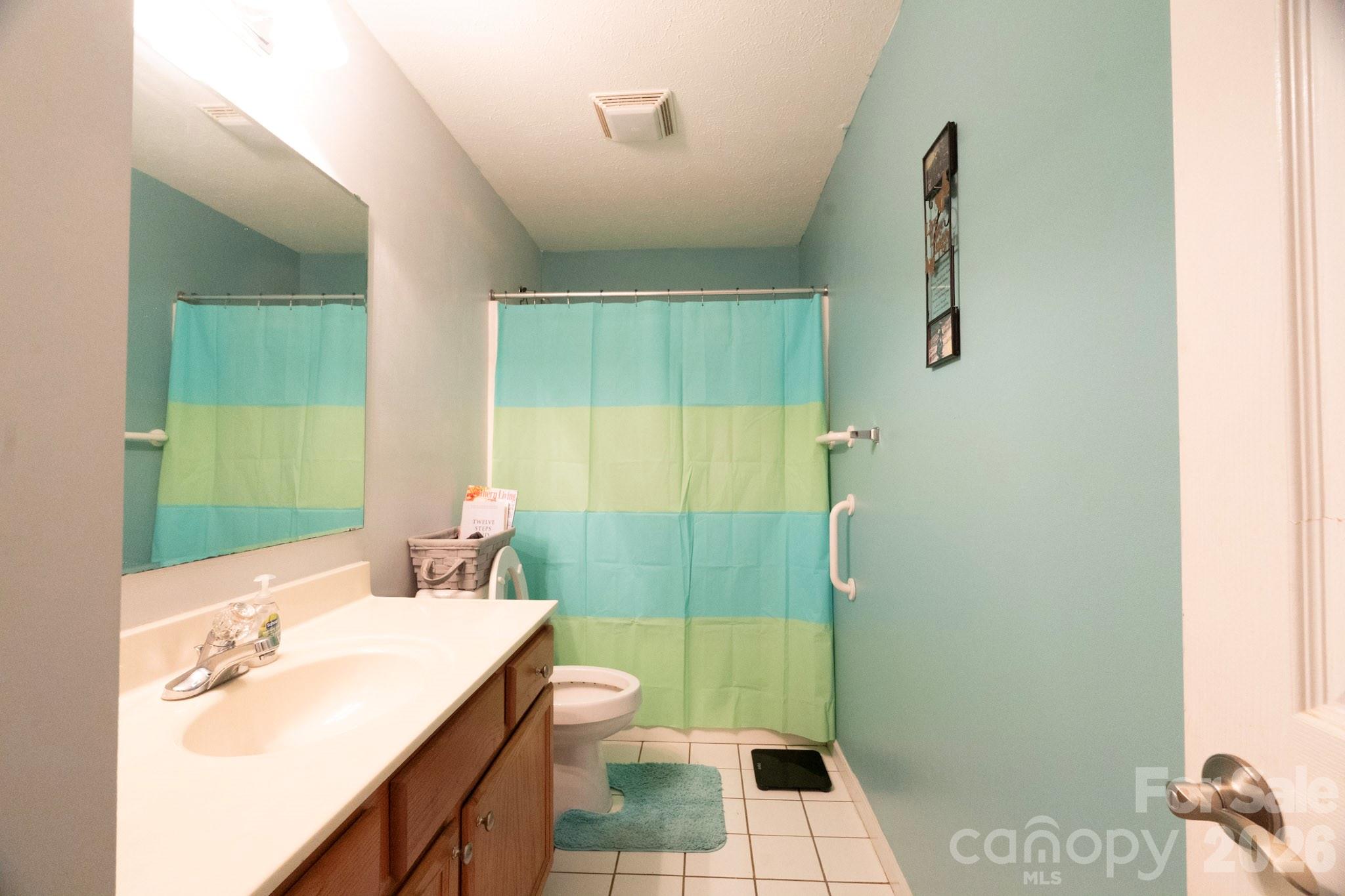 2827 Hollybrook Lane Property Photo 12