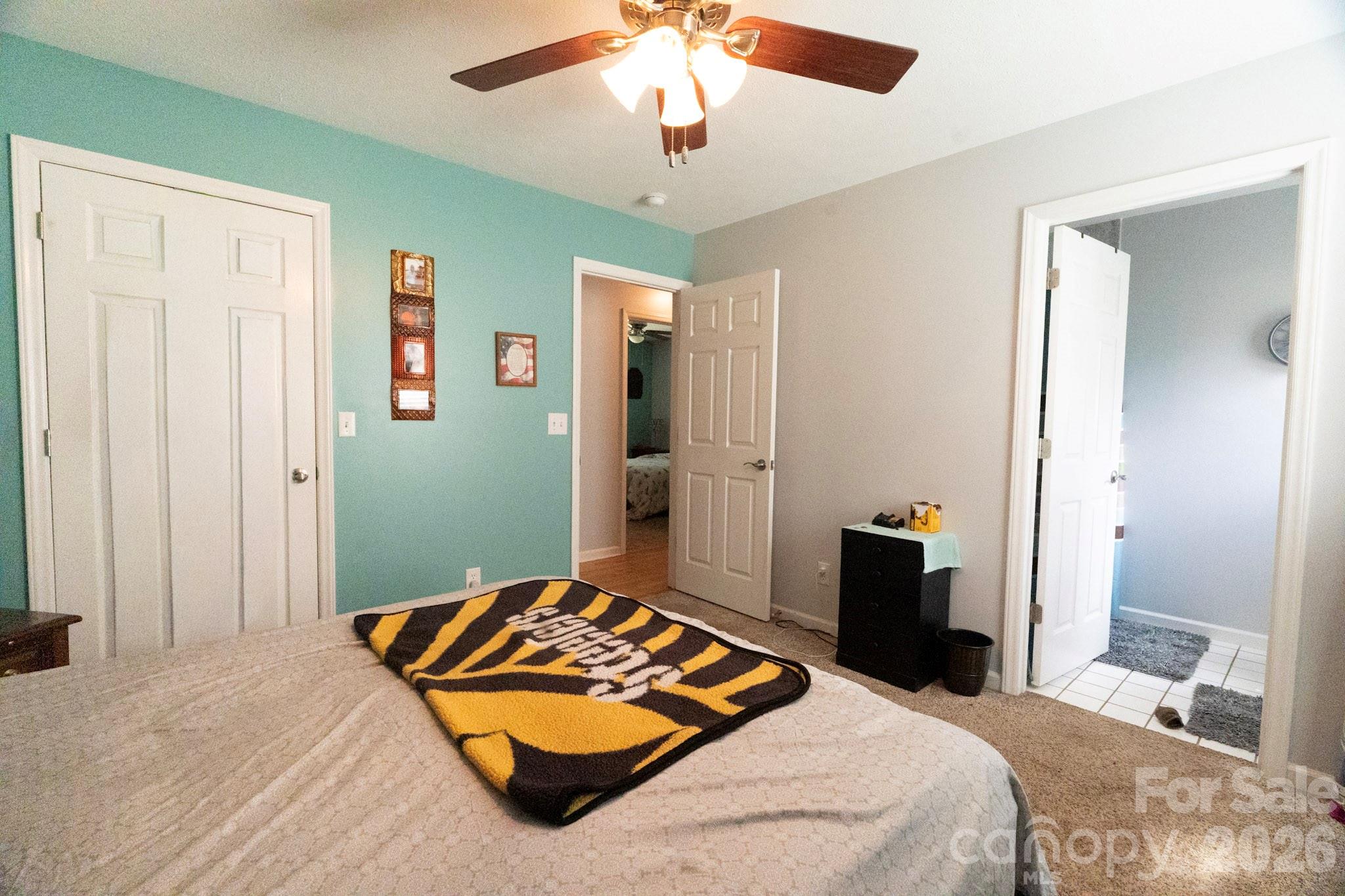 2827 Hollybrook Lane Property Photo 18