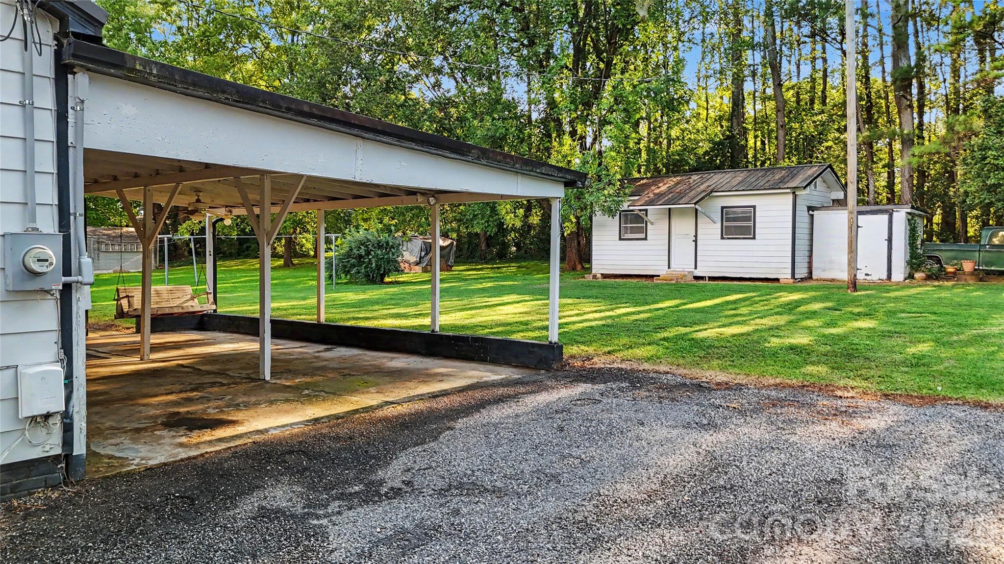 832 Baker Street Property Photo 8