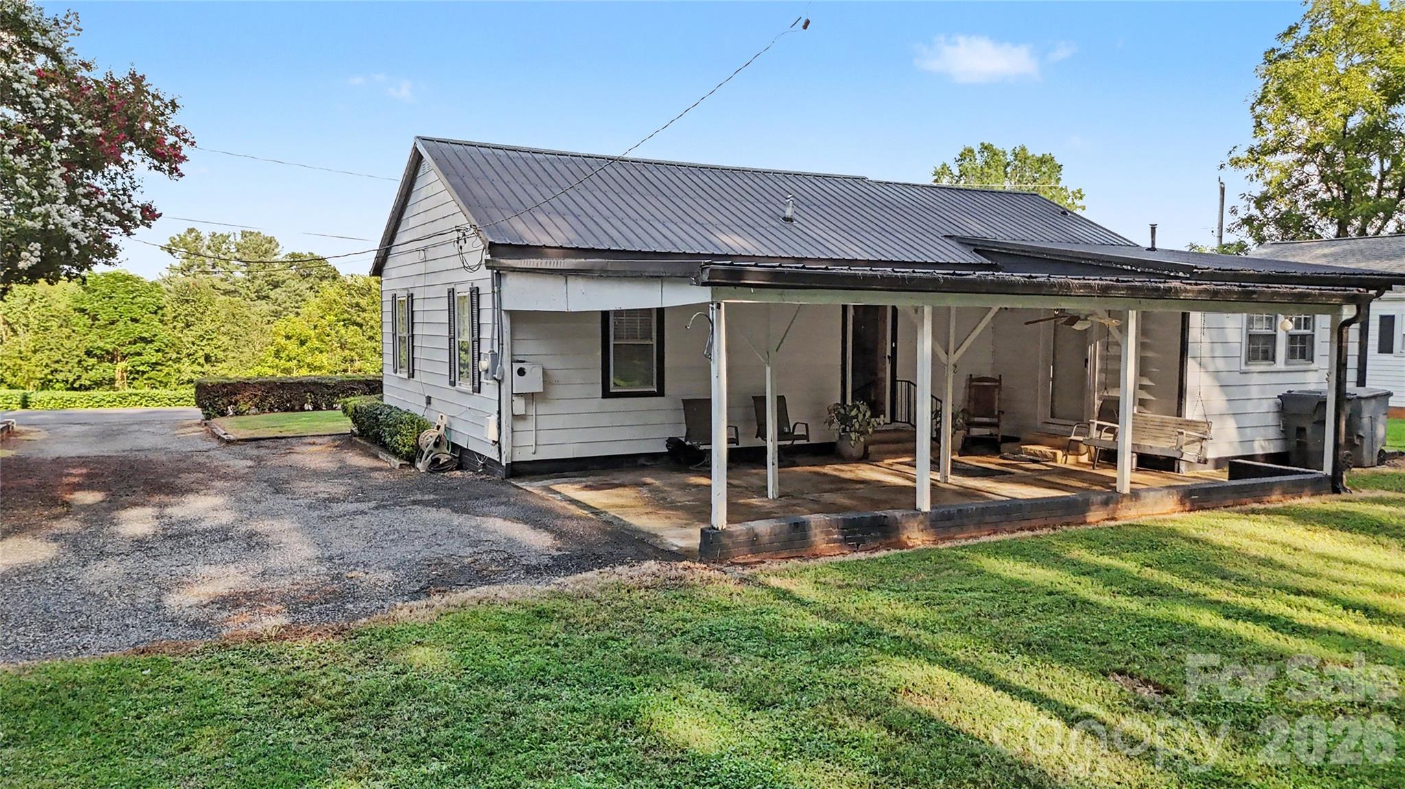 832 Baker Street Property Photo 10