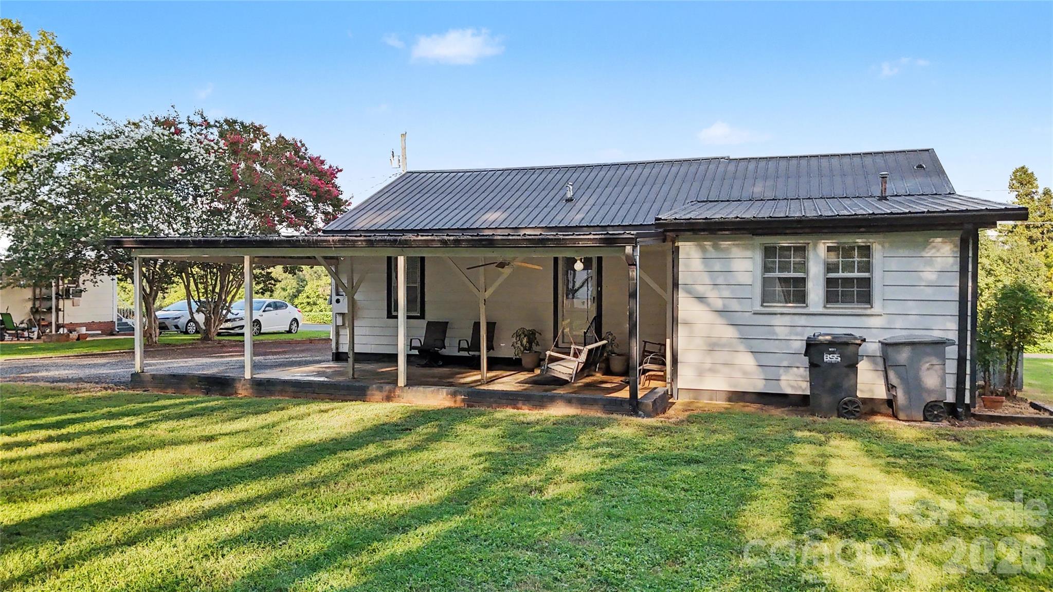 832 Baker Street Property Photo 11