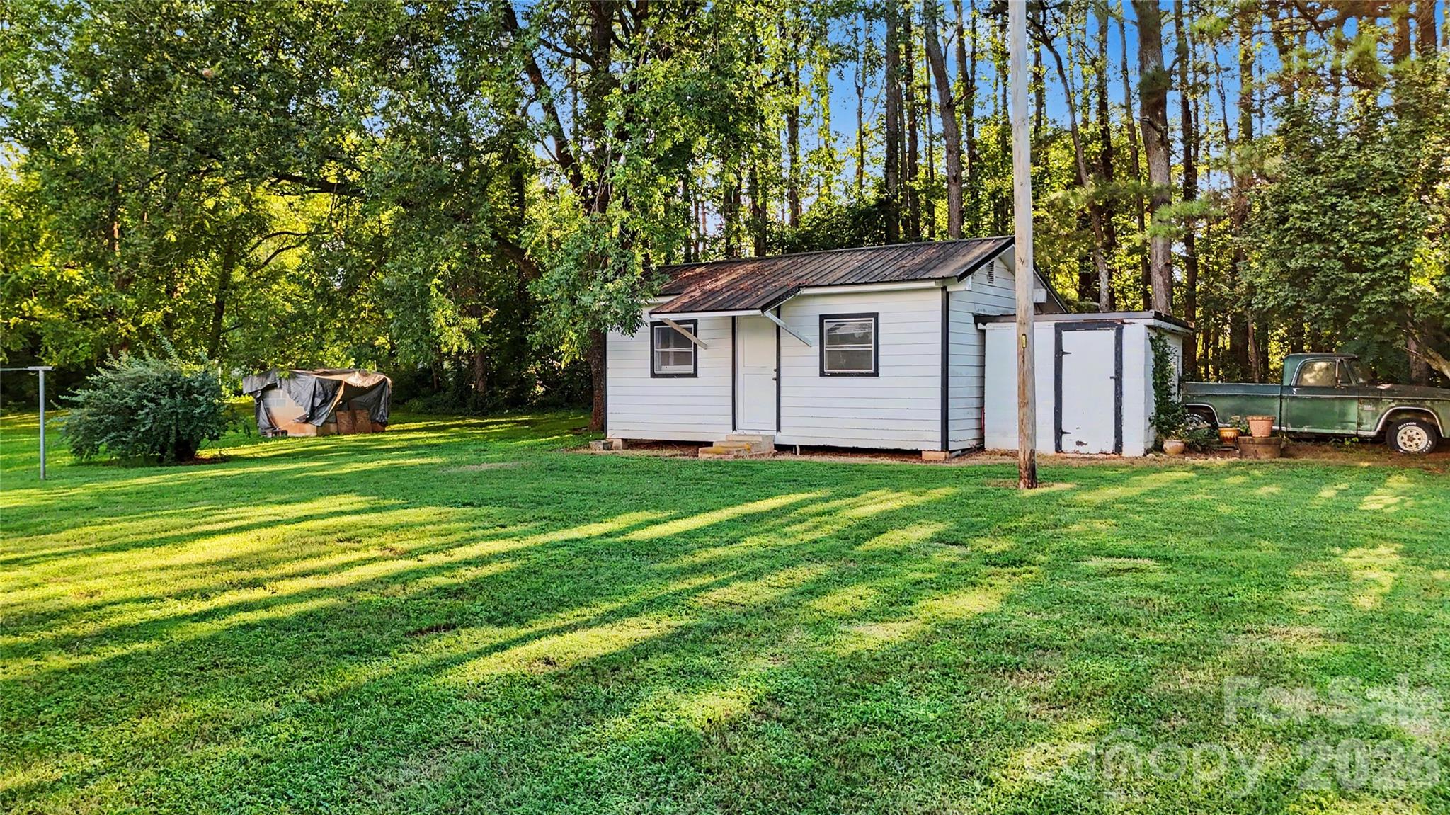 832 Baker Street Property Photo 13