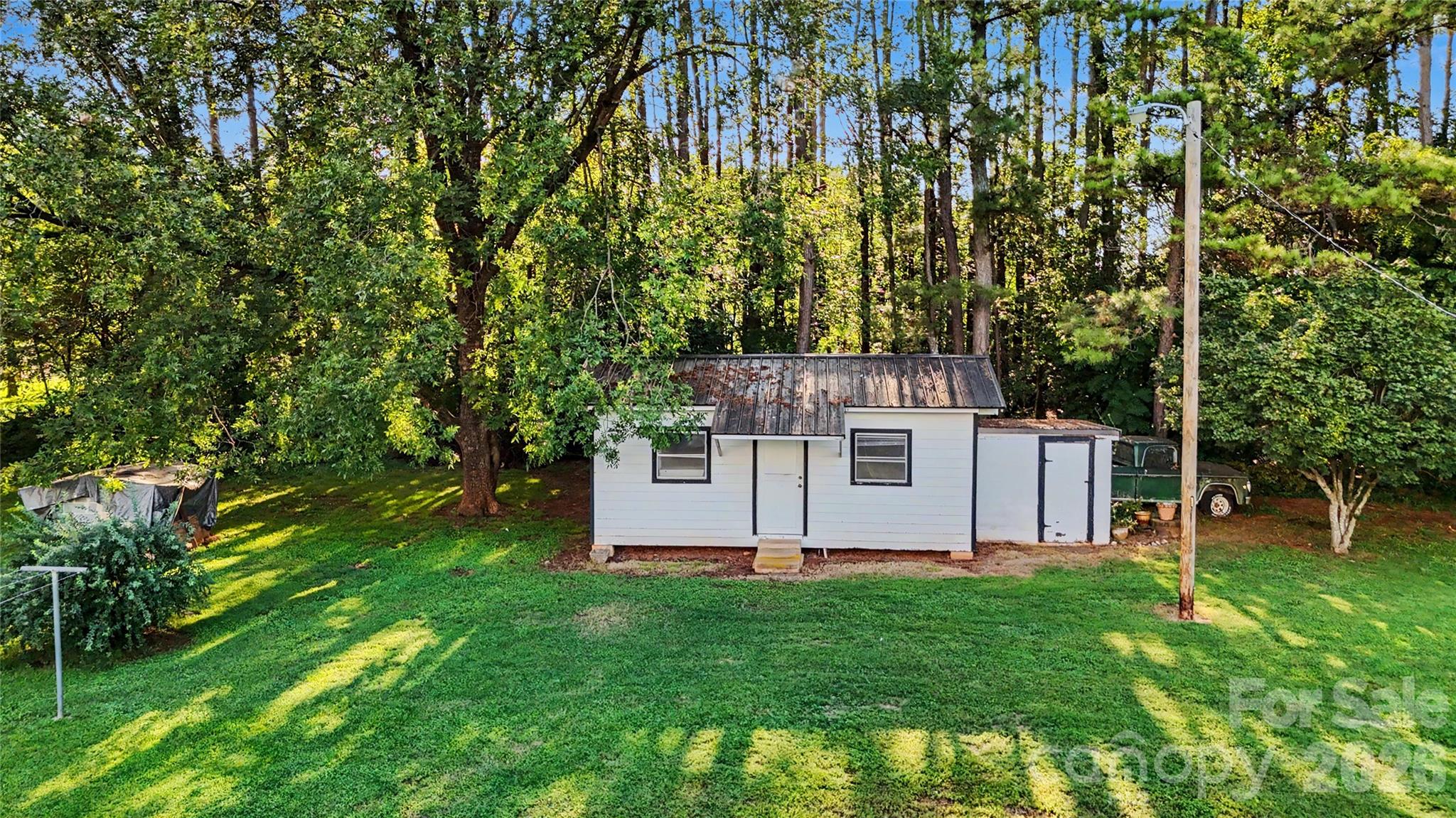 832 Baker Street Property Photo 14