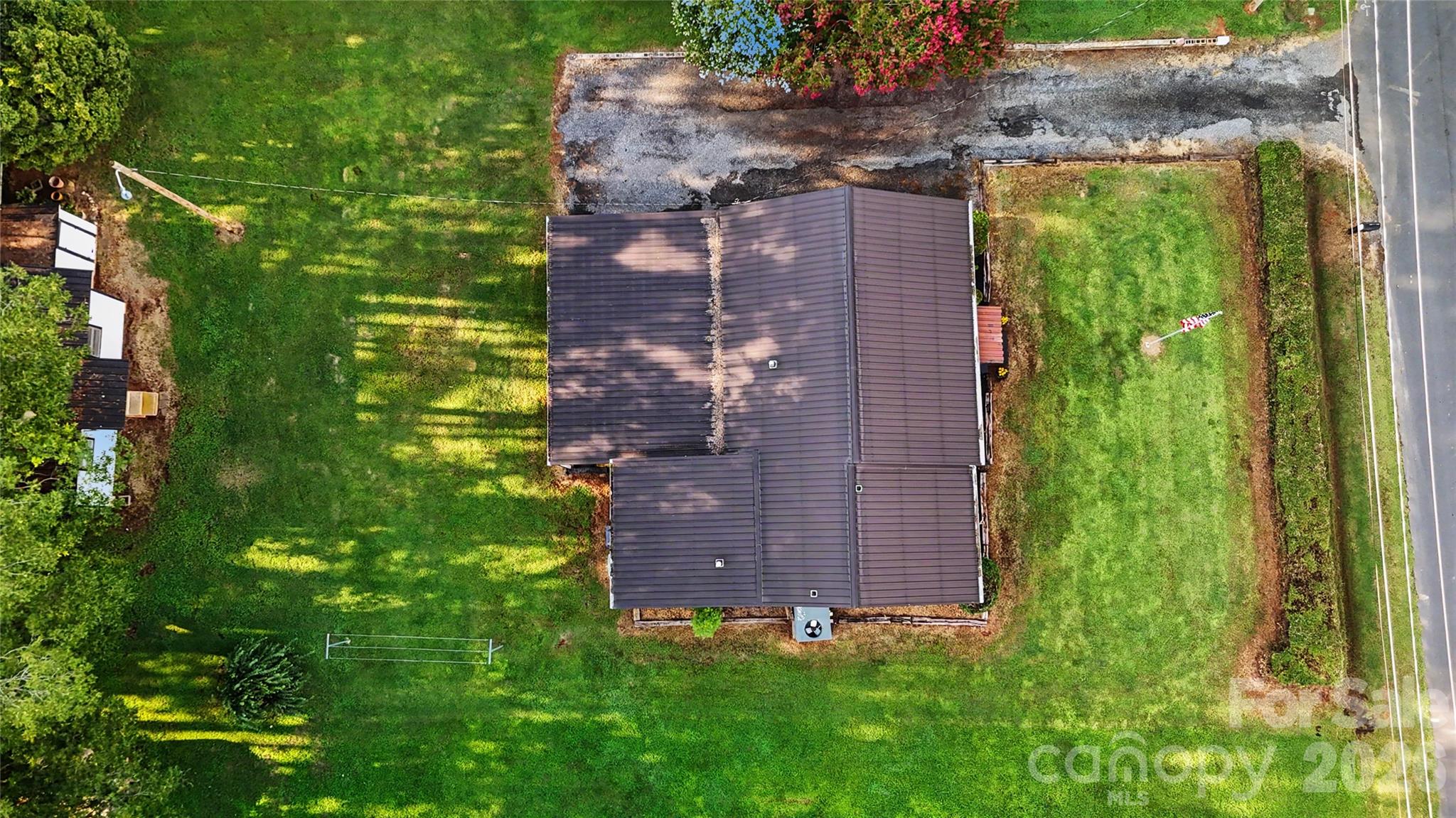 832 Baker Street Property Photo 17