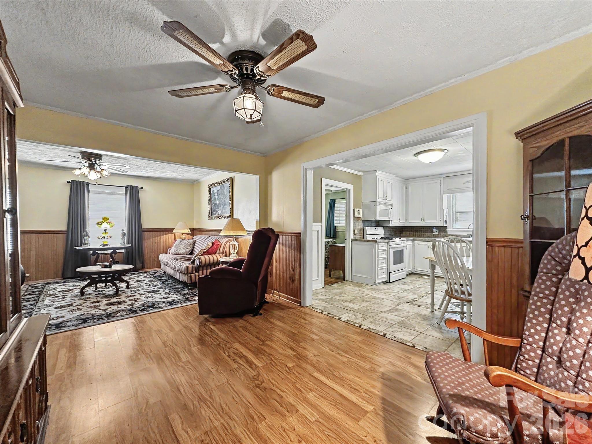832 Baker Street Property Photo 23