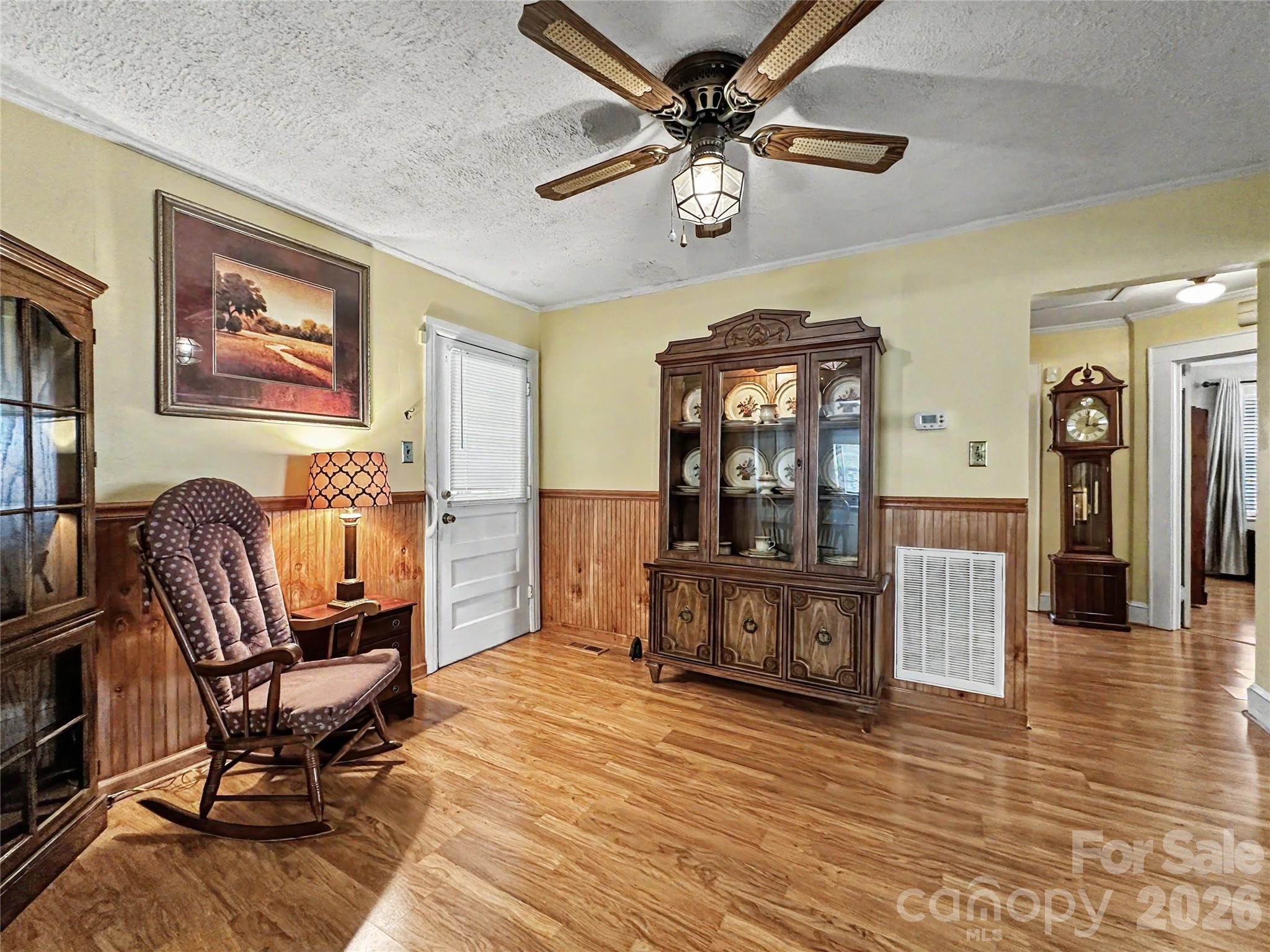 832 Baker Street Property Photo 24
