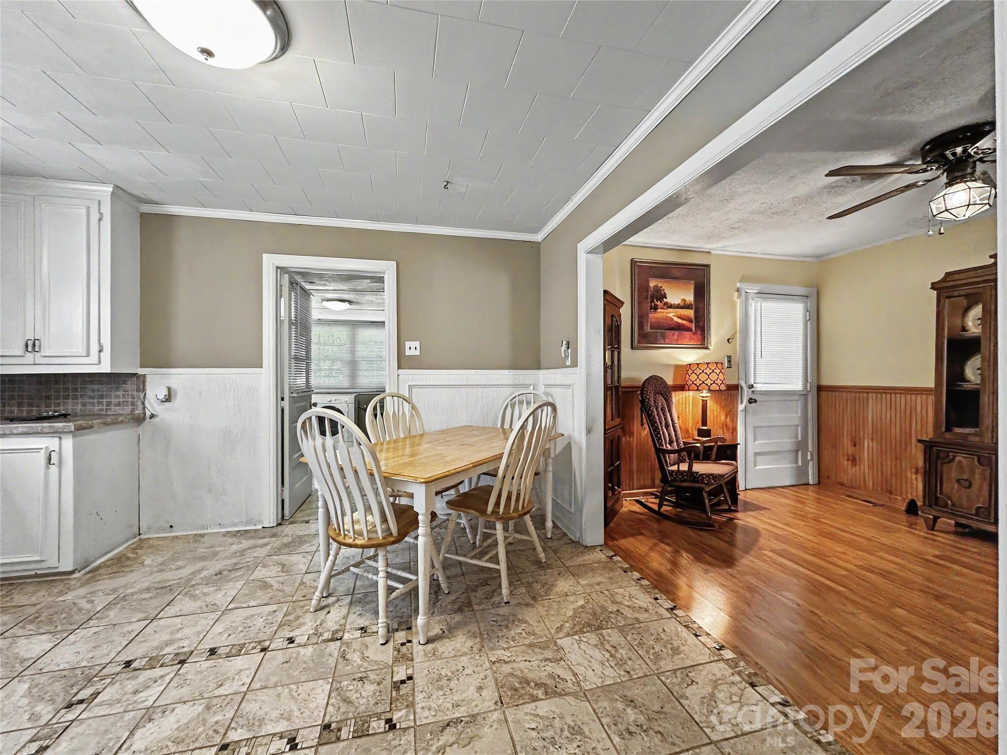 832 Baker Street Property Photo 28