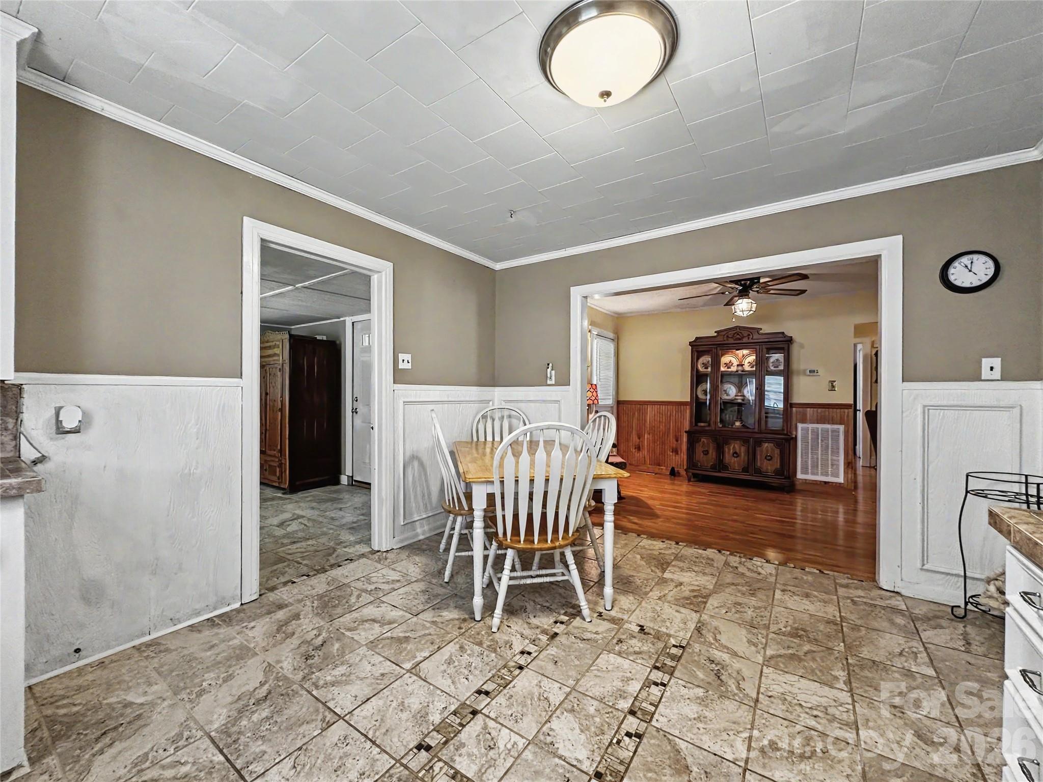 832 Baker Street Property Photo 29