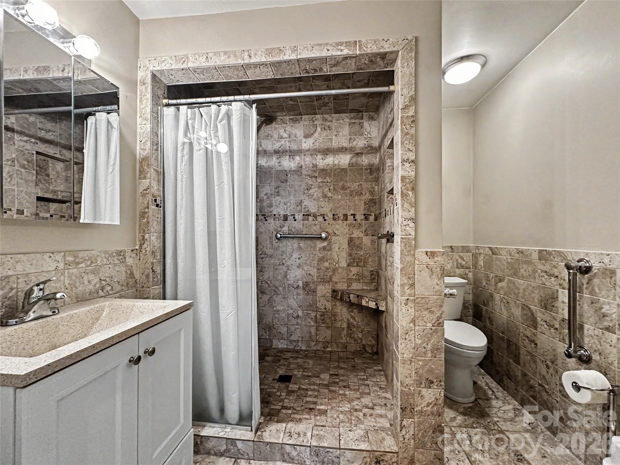 832 Baker Street Property Photo 31