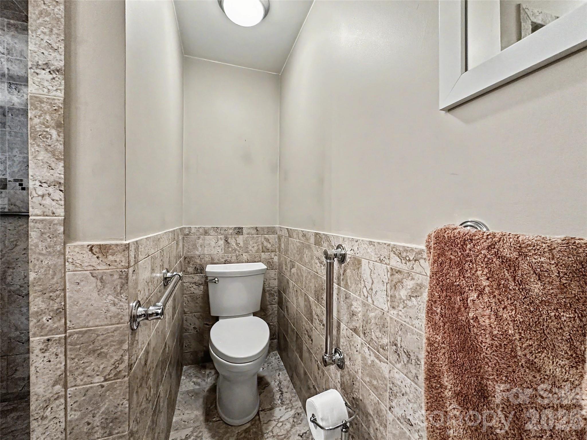 832 Baker Street Property Photo 33