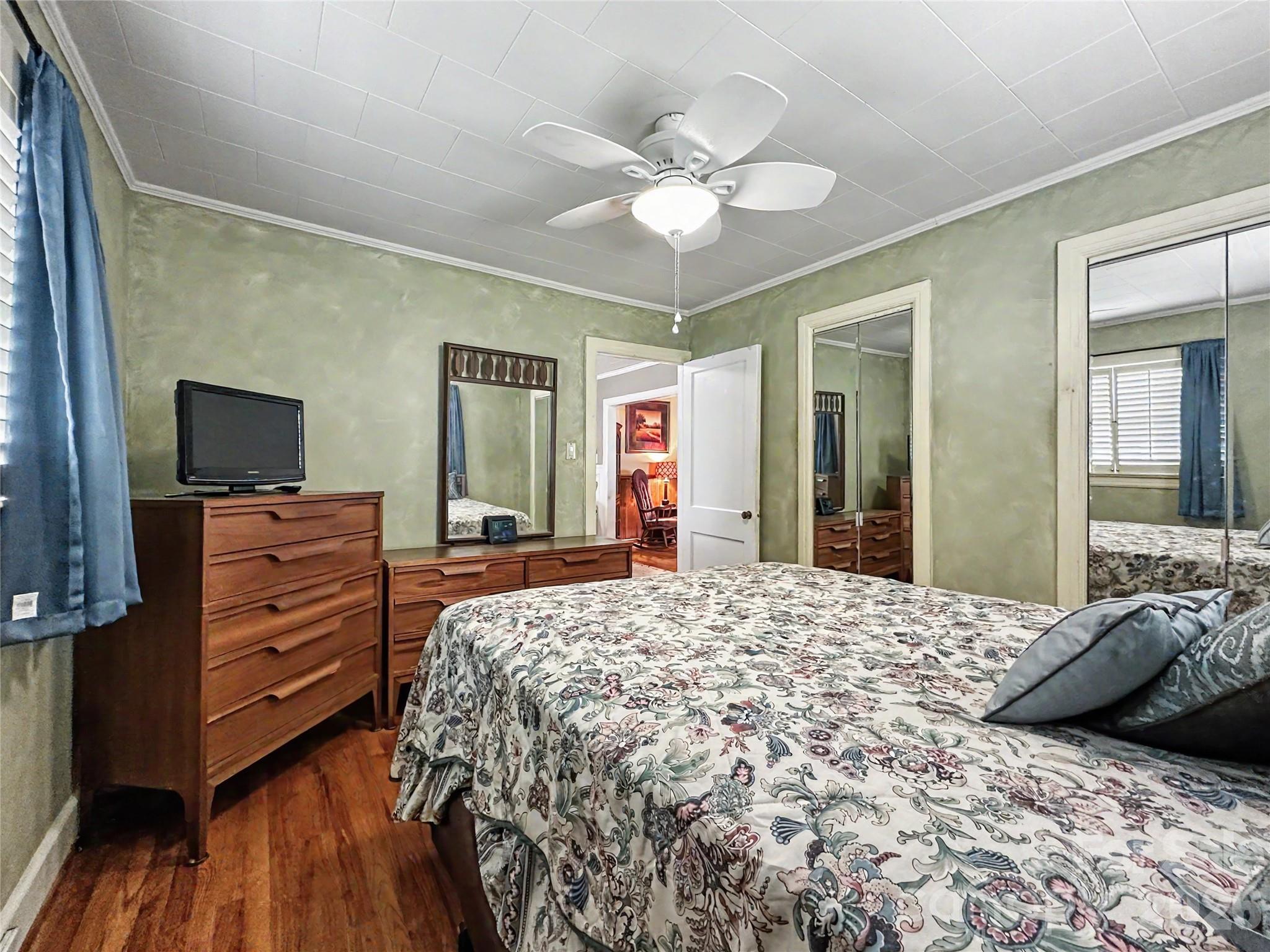 832 Baker Street Property Photo 35