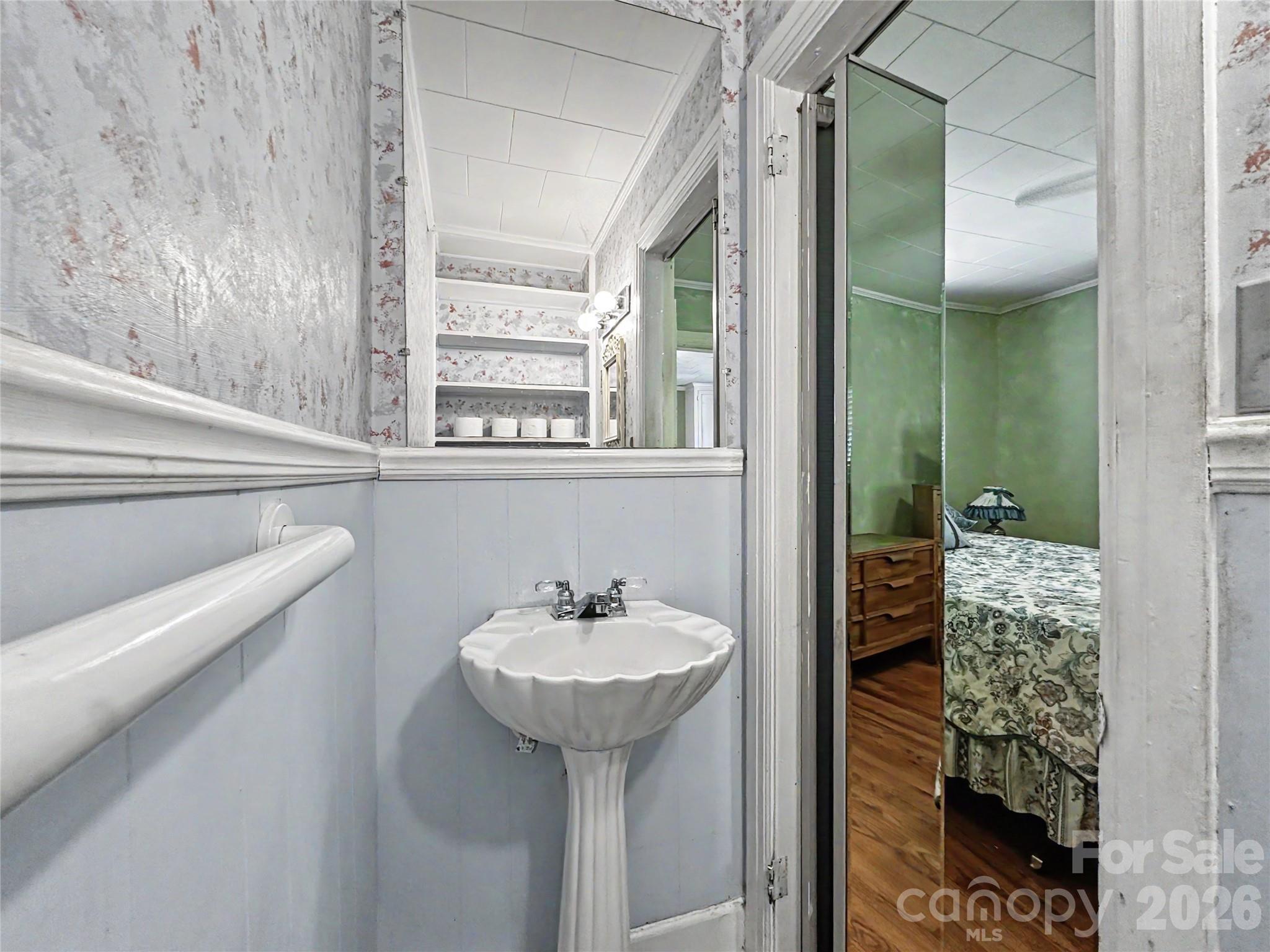 832 Baker Street Property Photo 37