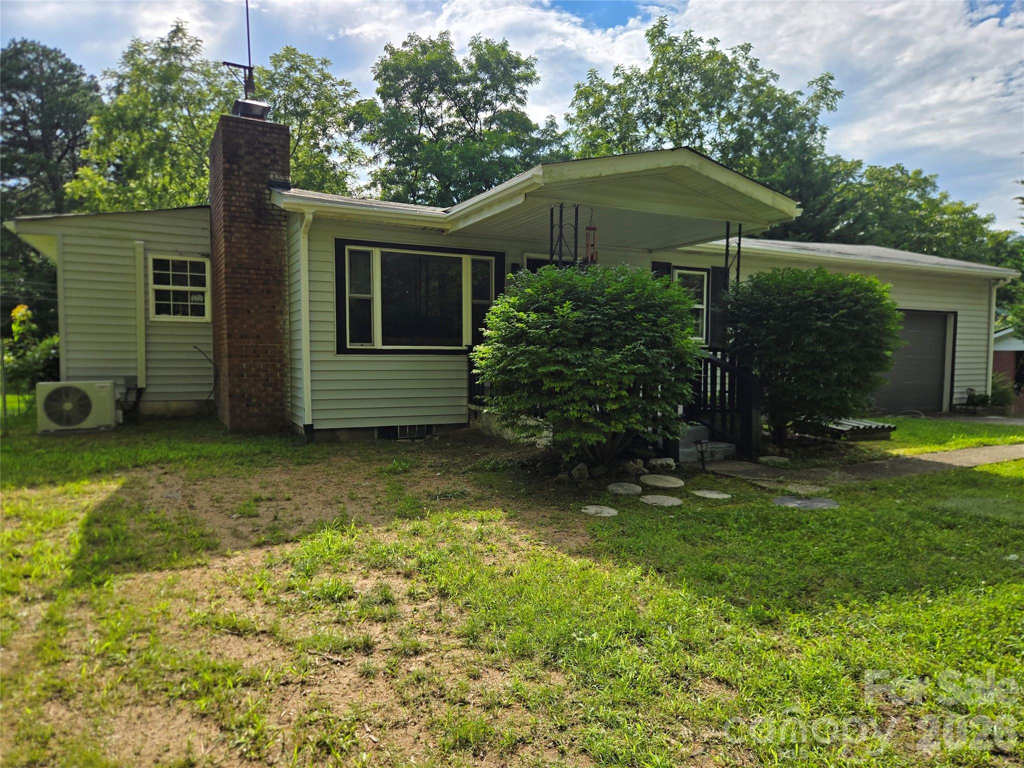1323 Locust Grove Road Property Photo 2