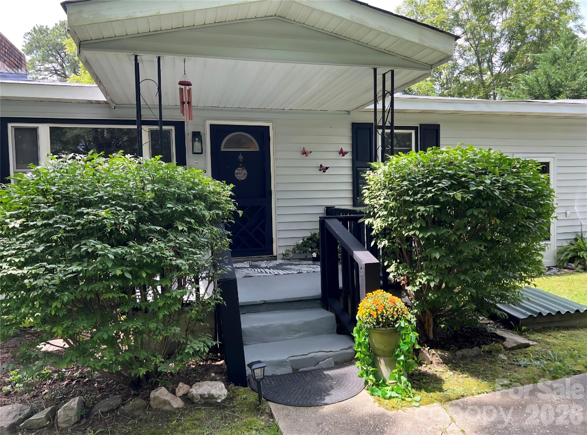 1323 Locust Grove Road Property Photo 3