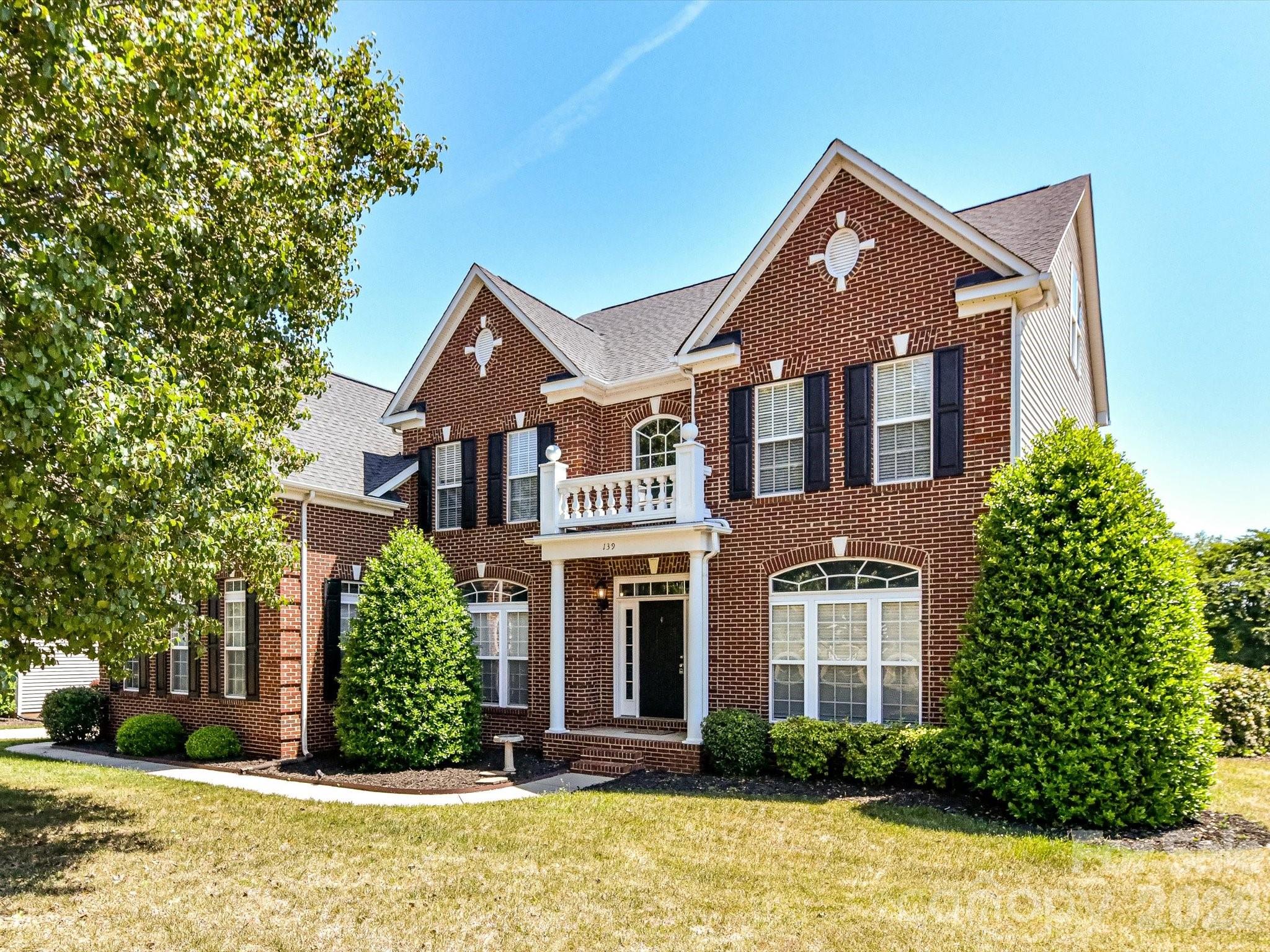 139 Corona Circle Property Photo 1