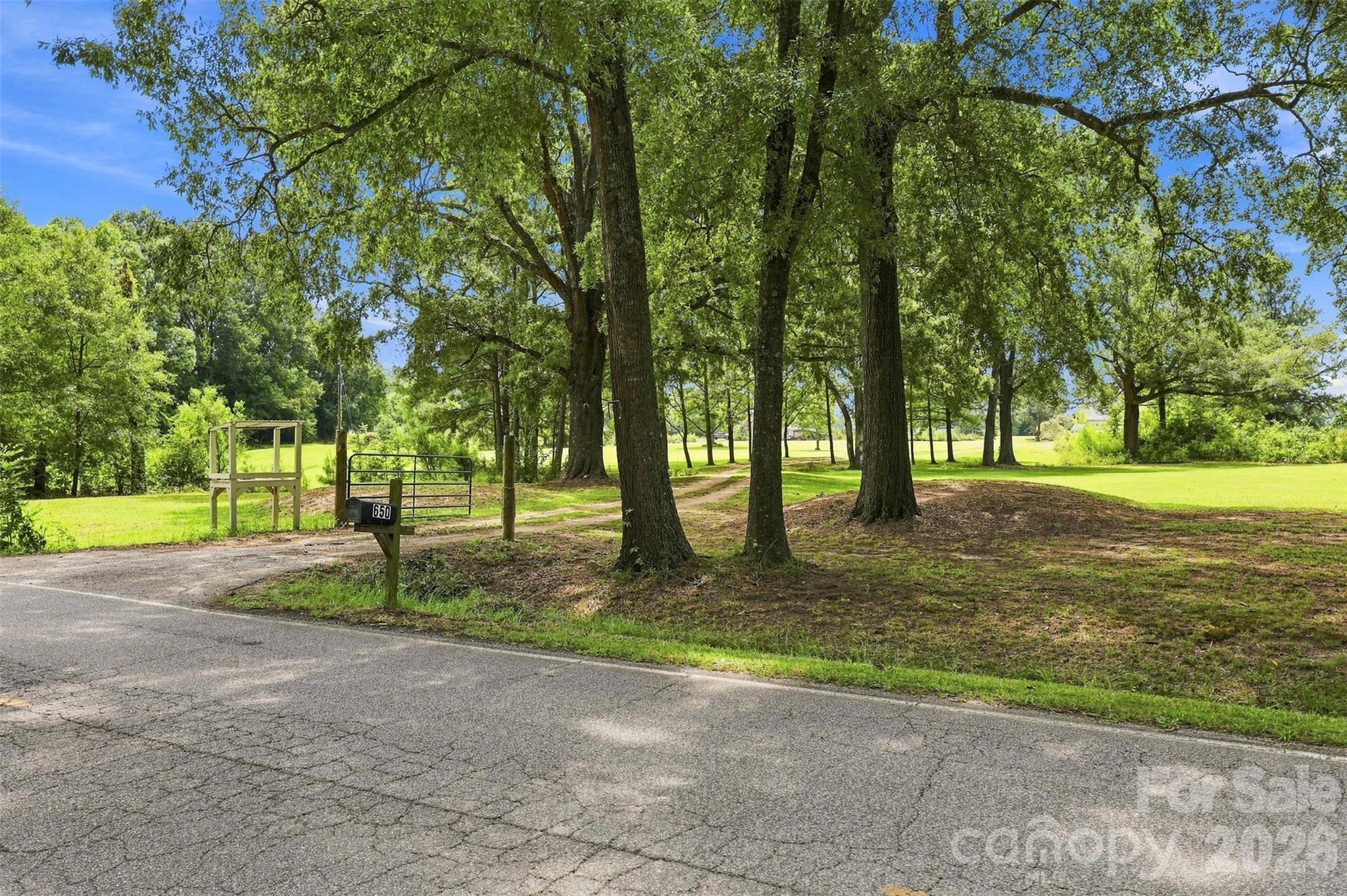 650 Monticello Road Property Photo 21