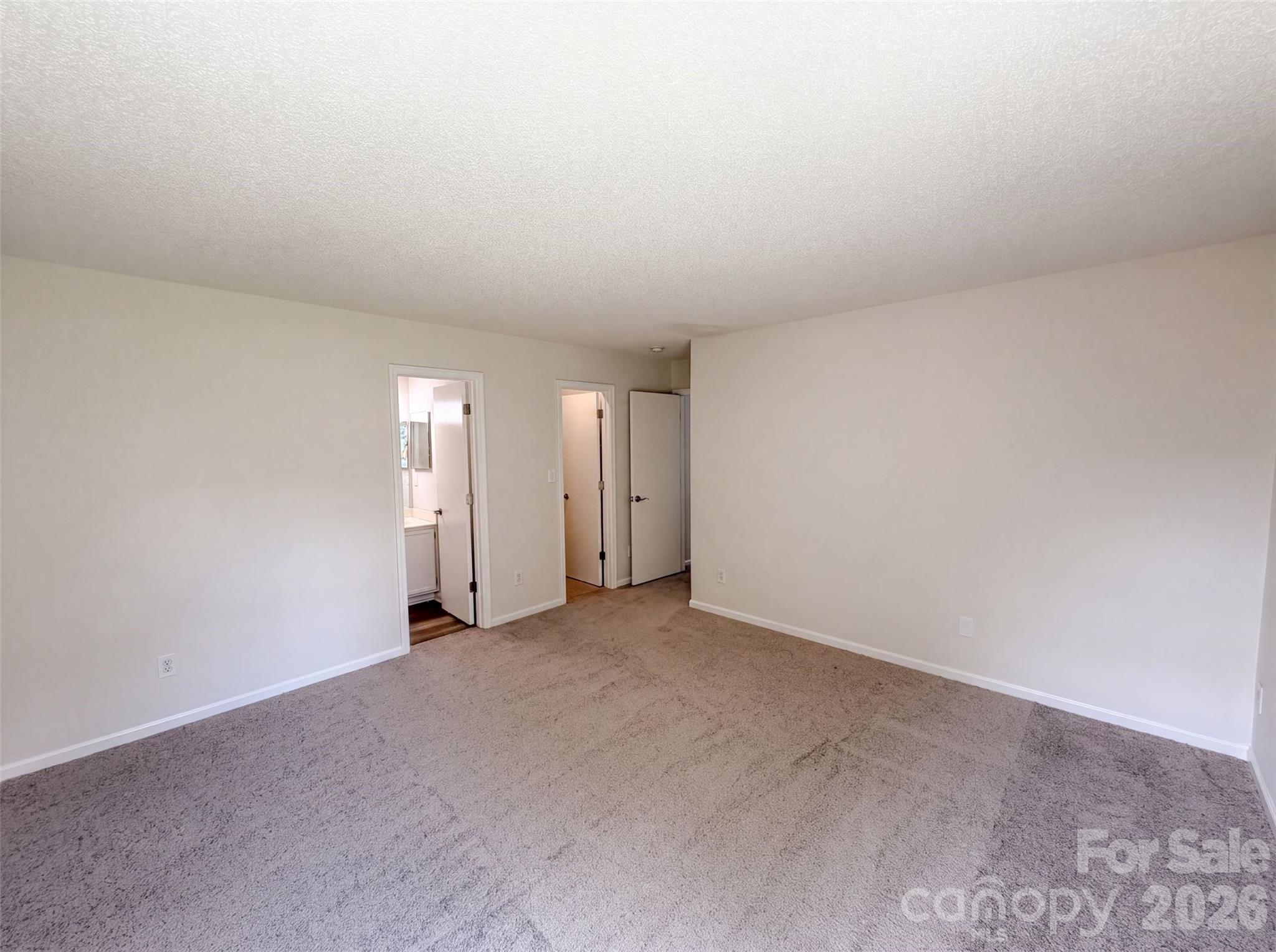440 First Turn Court Property Photo 4