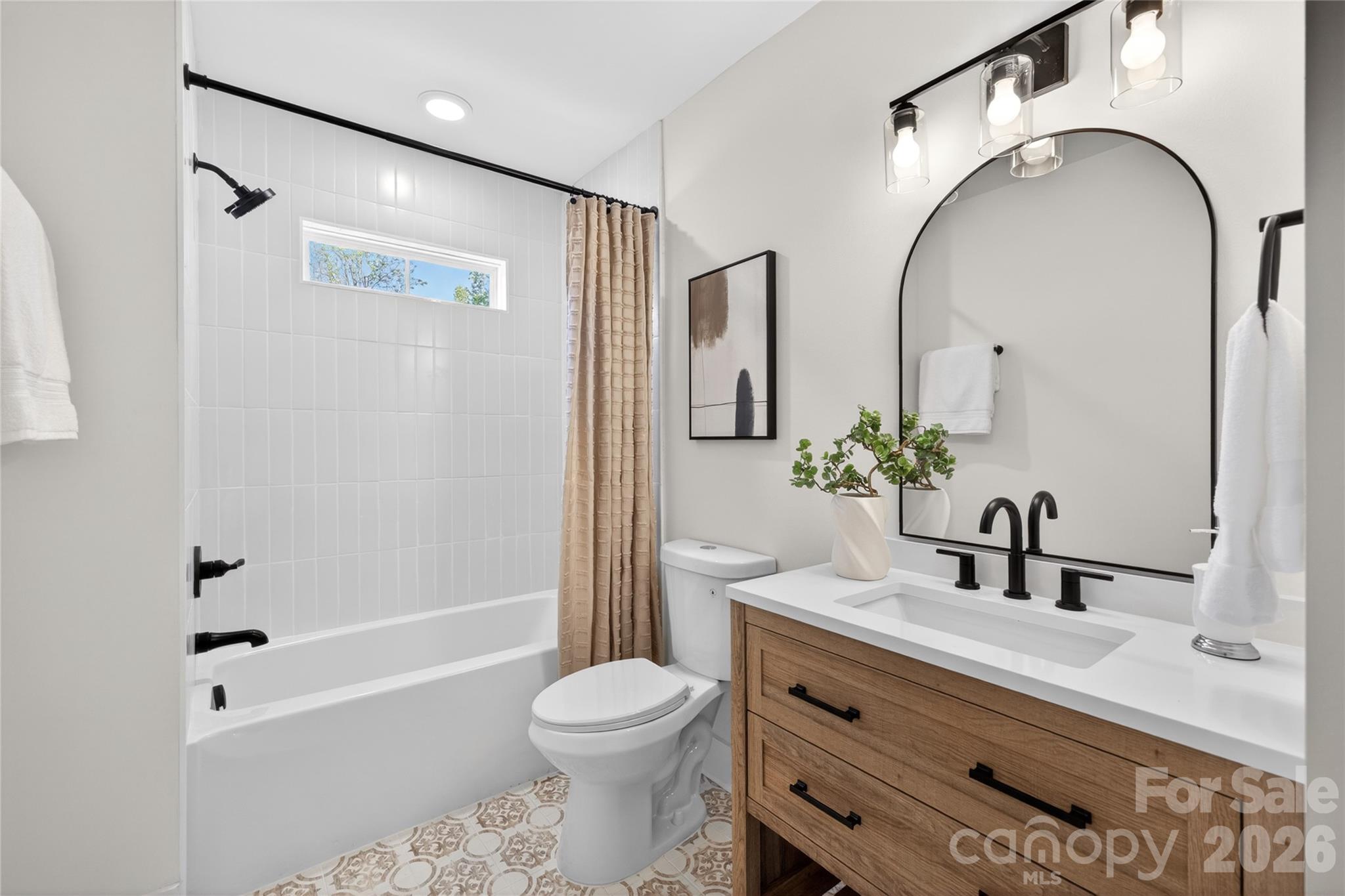 309 W Gold Street Property Photo 16