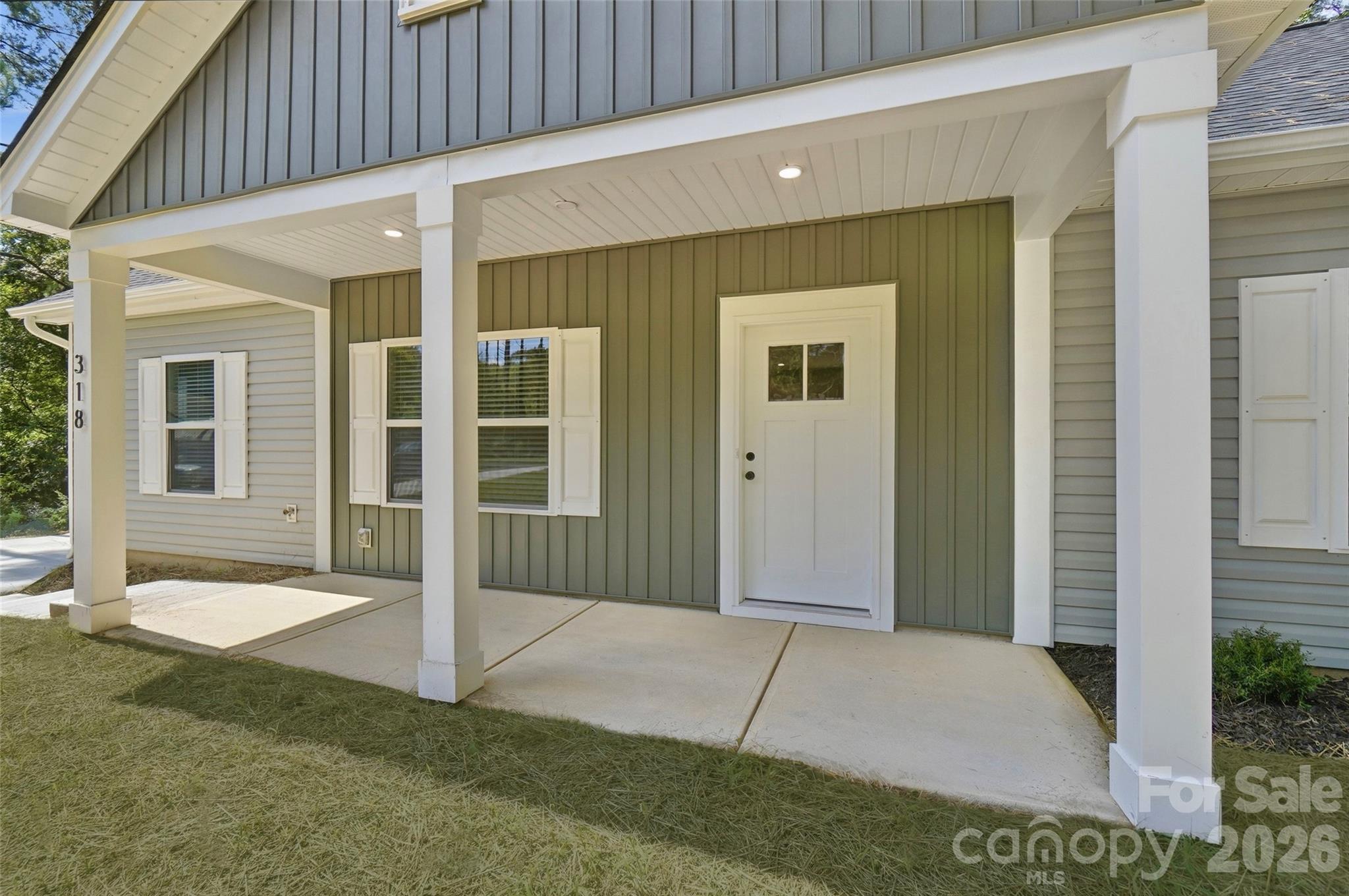 318 Honeywood Lane Property Photo 5