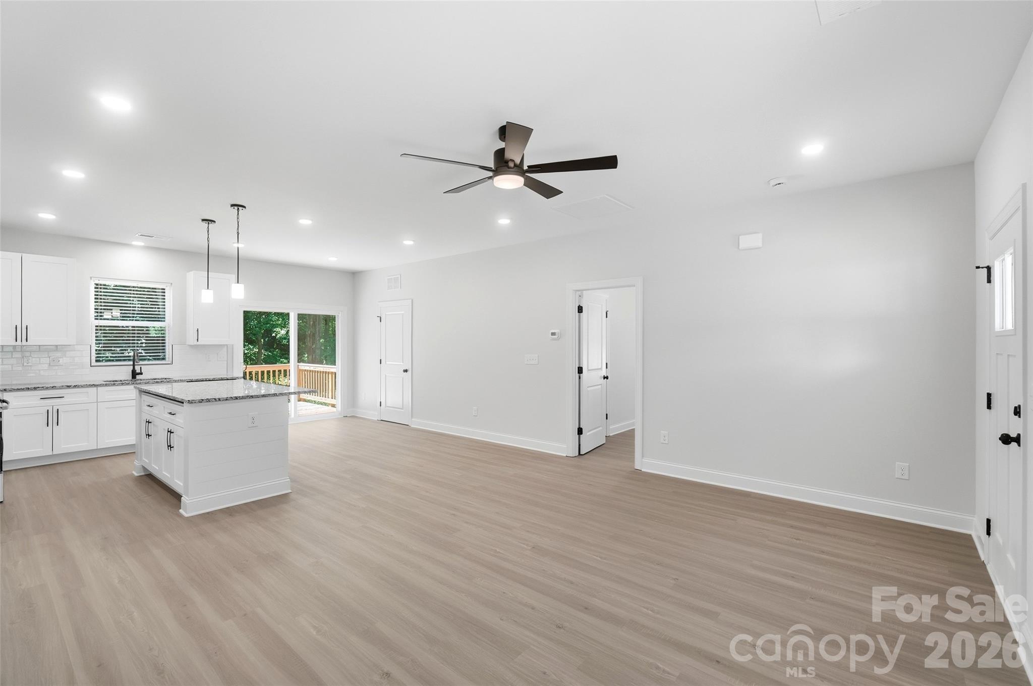 318 Honeywood Lane Property Photo 11
