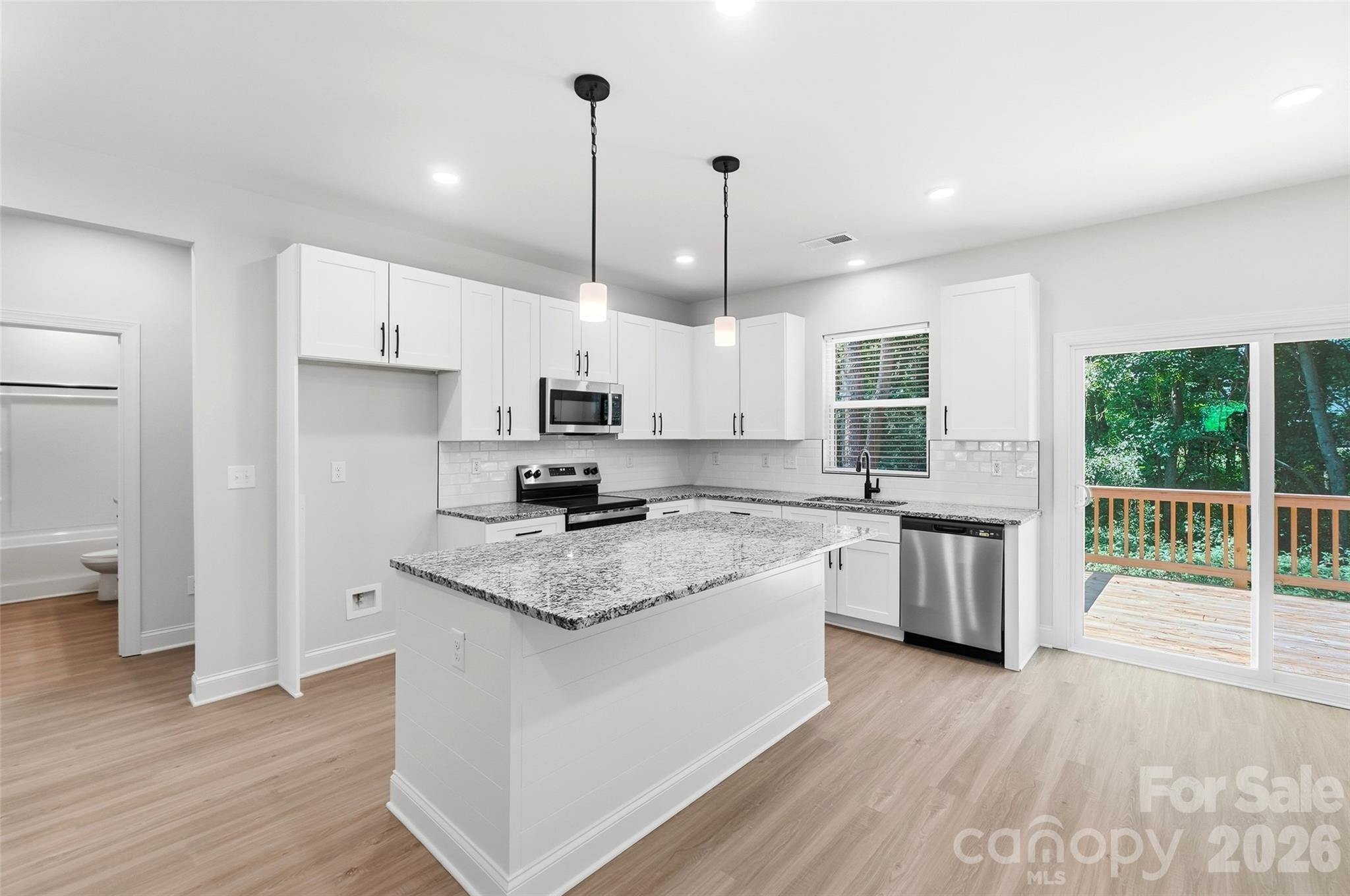 318 Honeywood Lane Property Photo 13