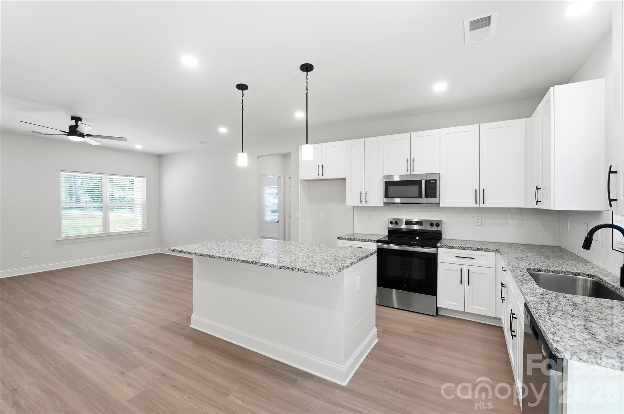 318 Honeywood Lane Property Photo 14