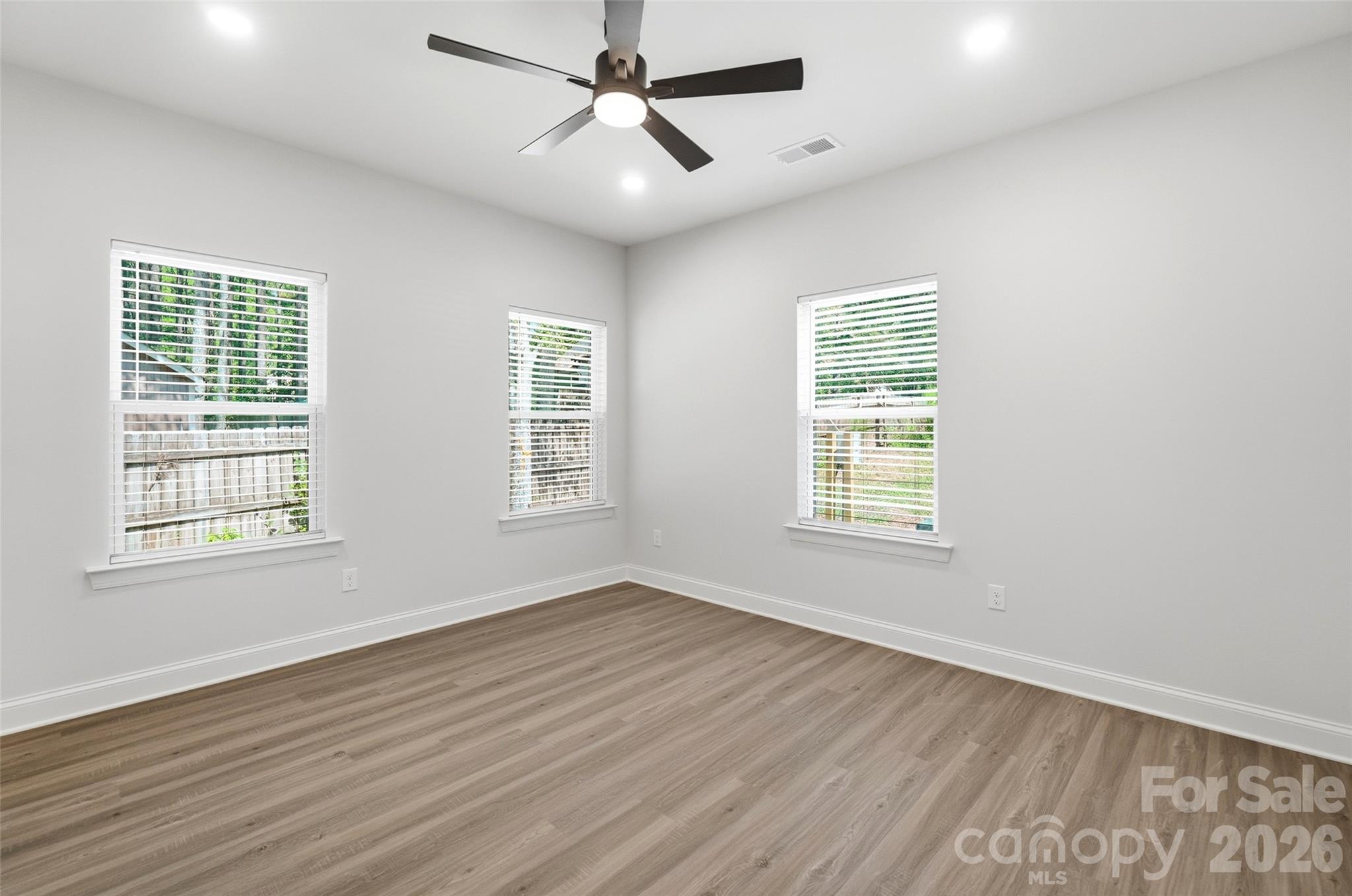 318 Honeywood Lane Property Photo 20