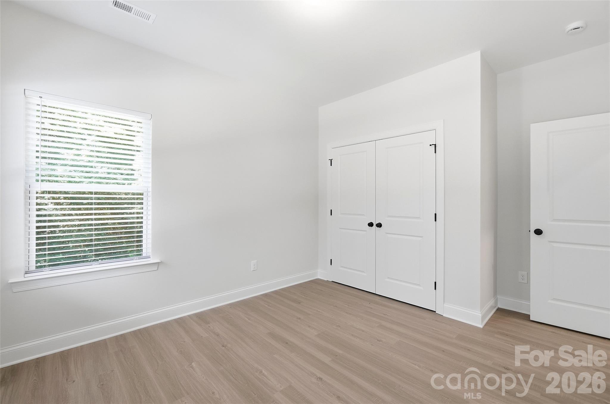 318 Honeywood Lane Property Photo 32