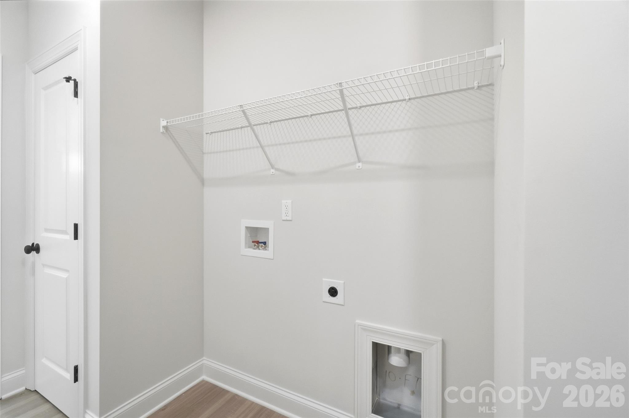 318 Honeywood Lane Property Photo 34