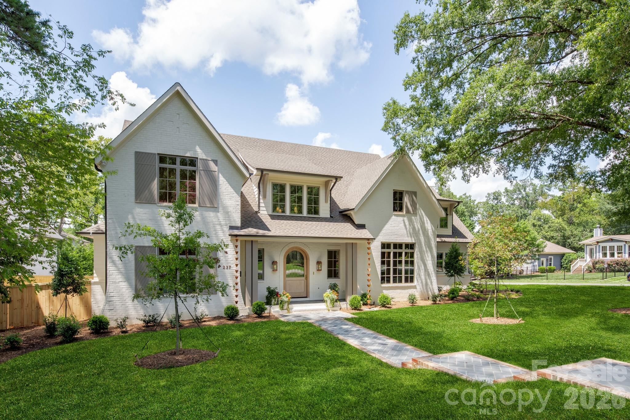 237 N Canterbury Road Property Photo 2