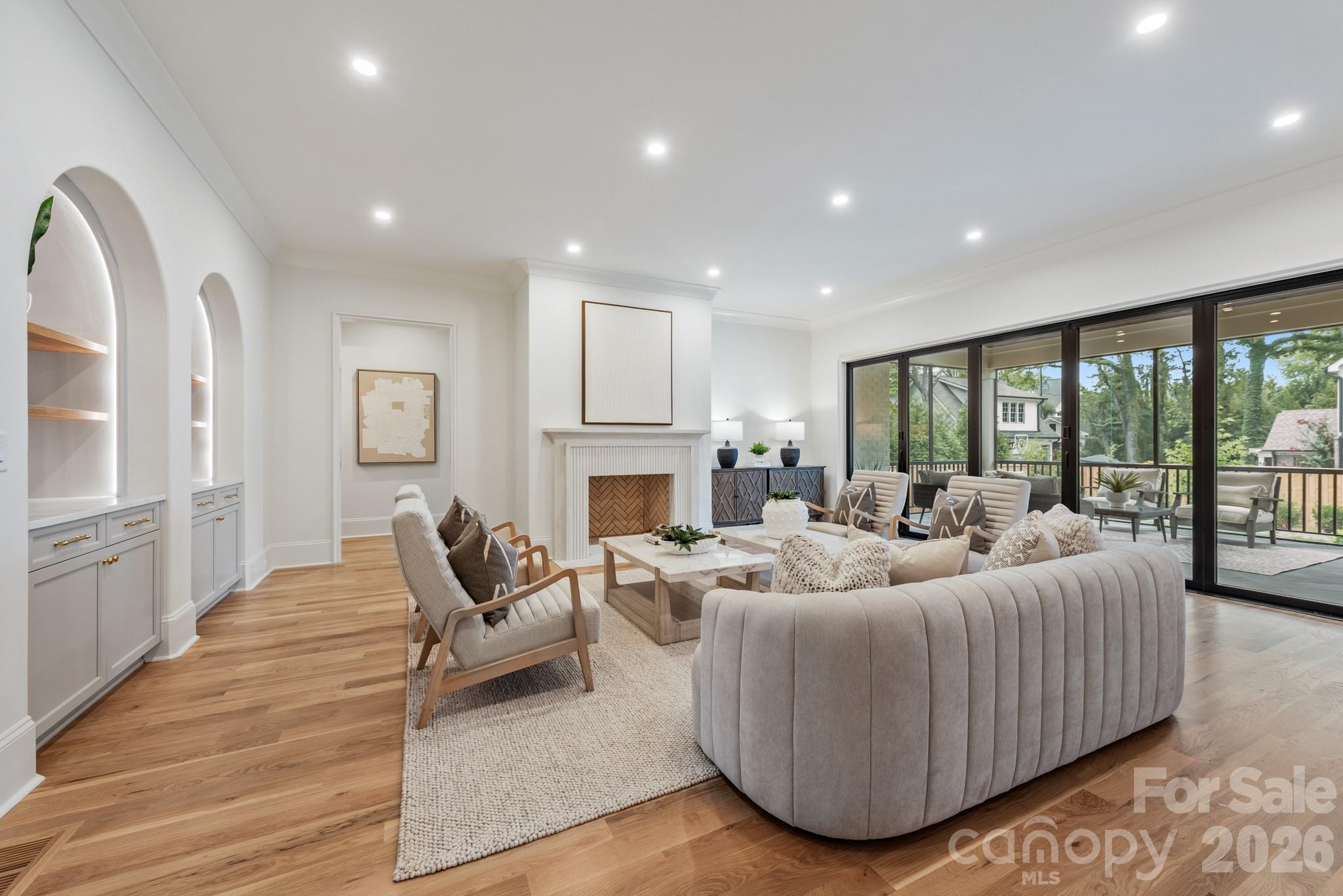 237 N Canterbury Road Property Photo 9