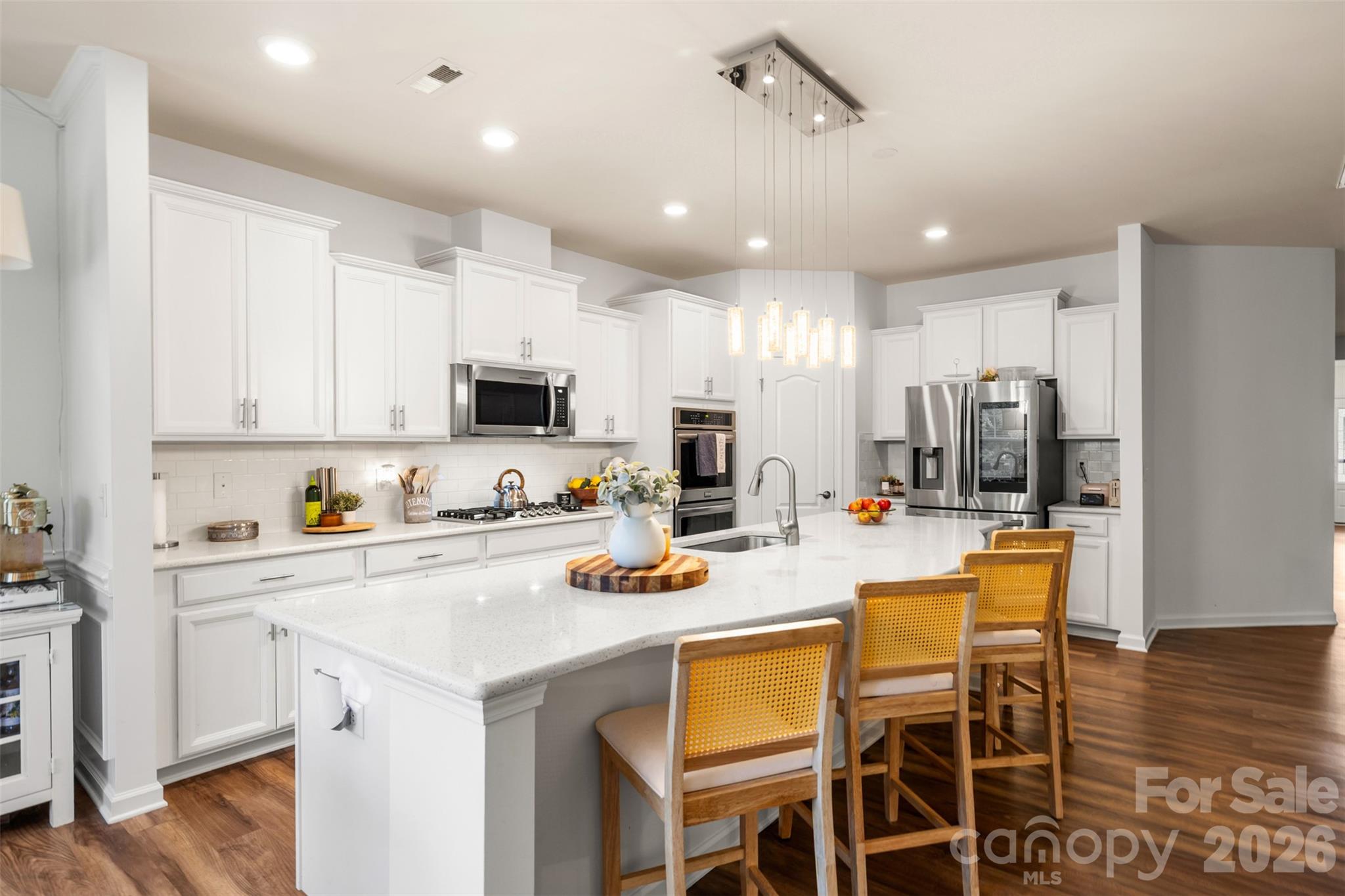 355 Kentmere Lane Property Photo 4