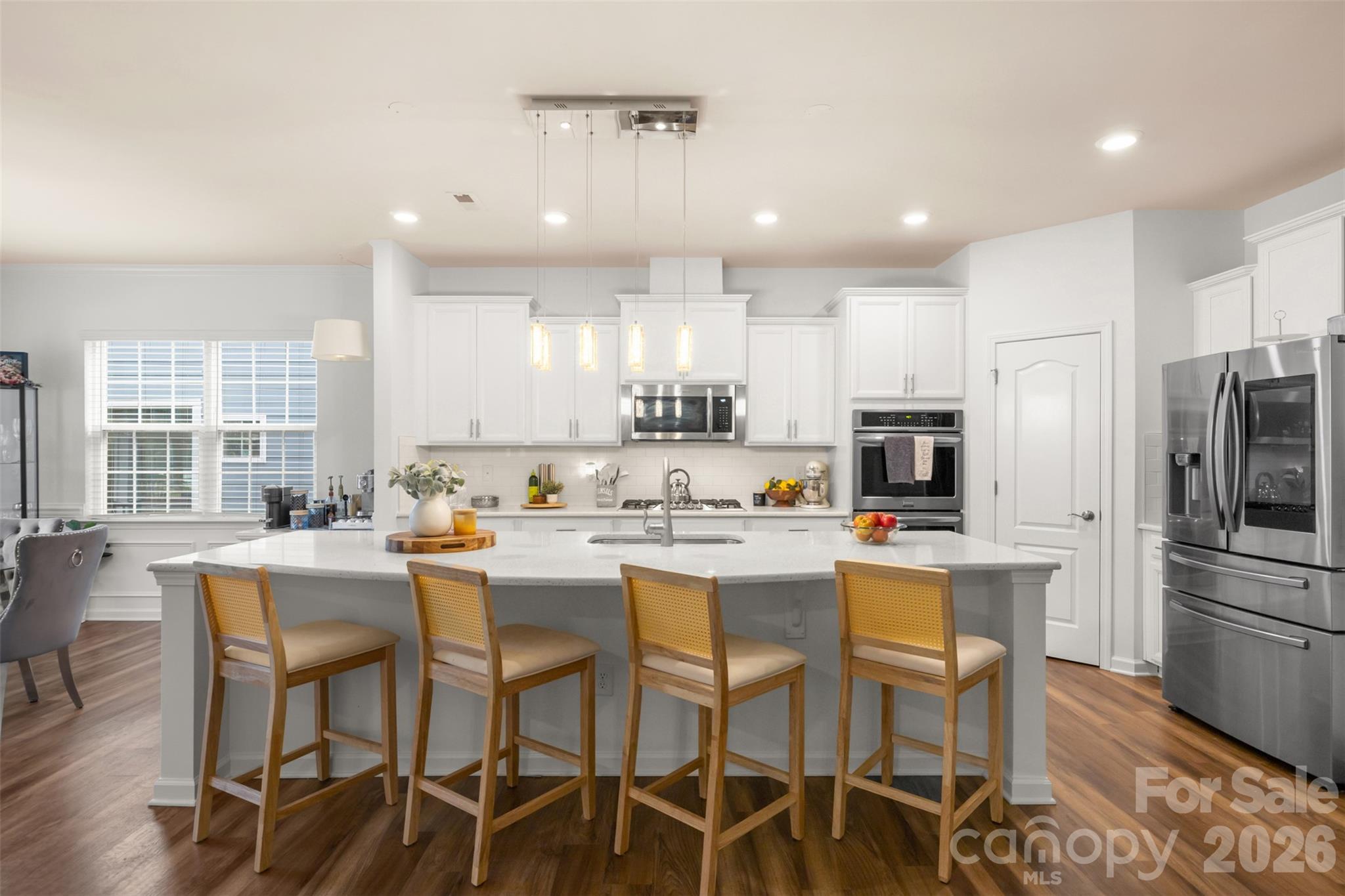 355 Kentmere Lane Property Photo 6