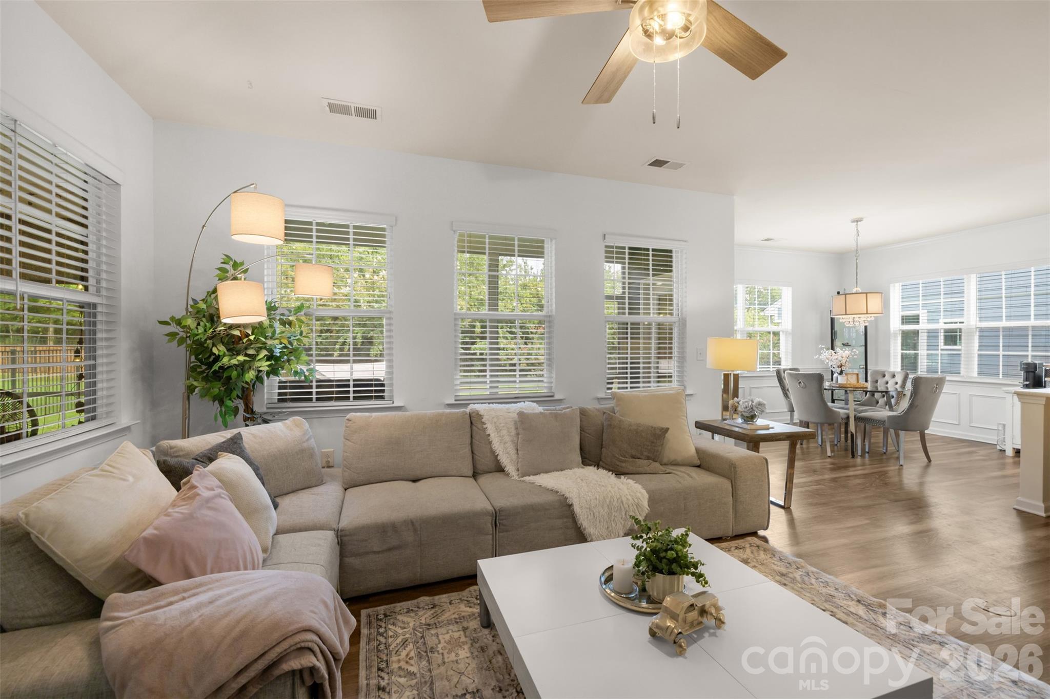 355 Kentmere Lane Property Photo 12