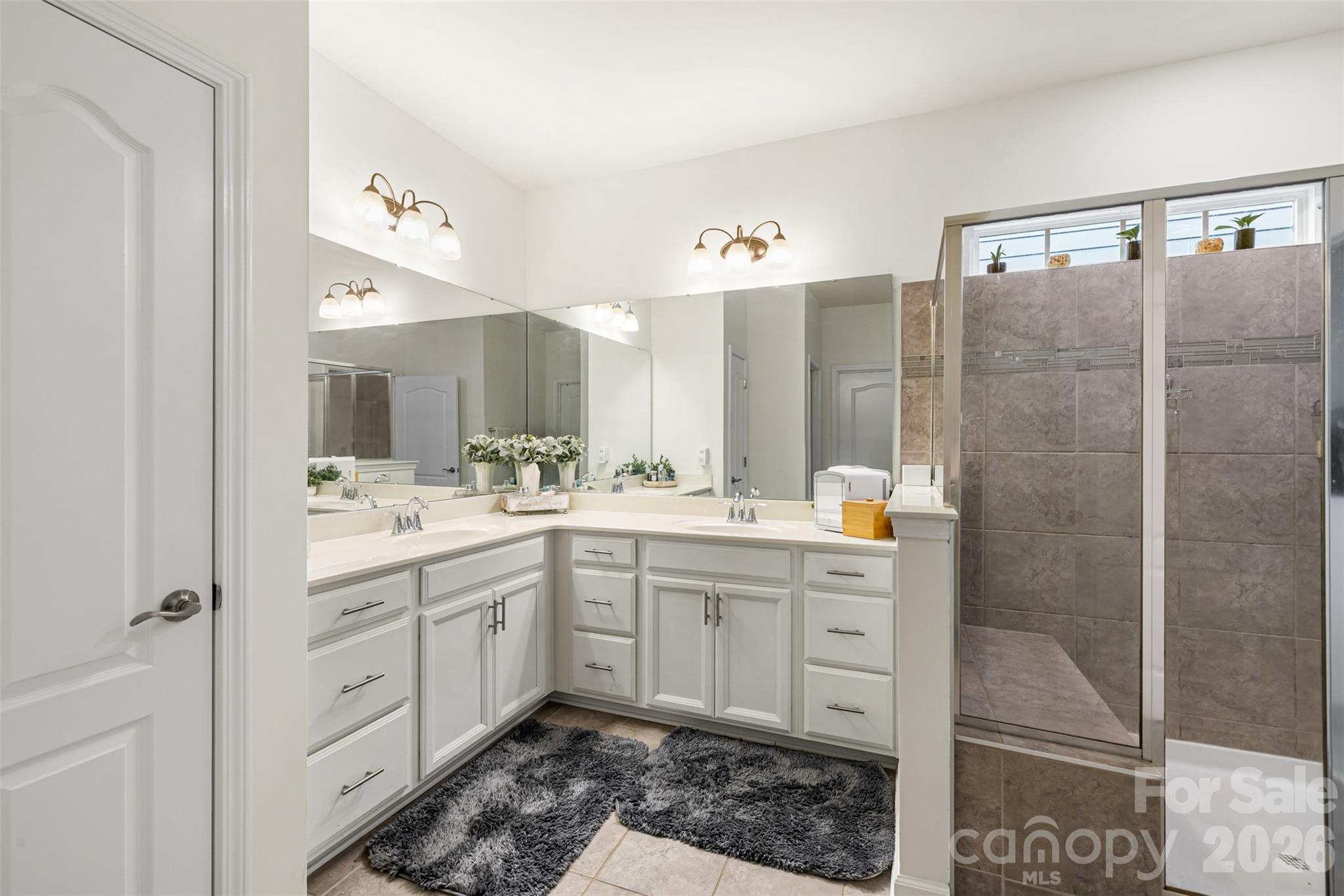 355 Kentmere Lane Property Photo 23