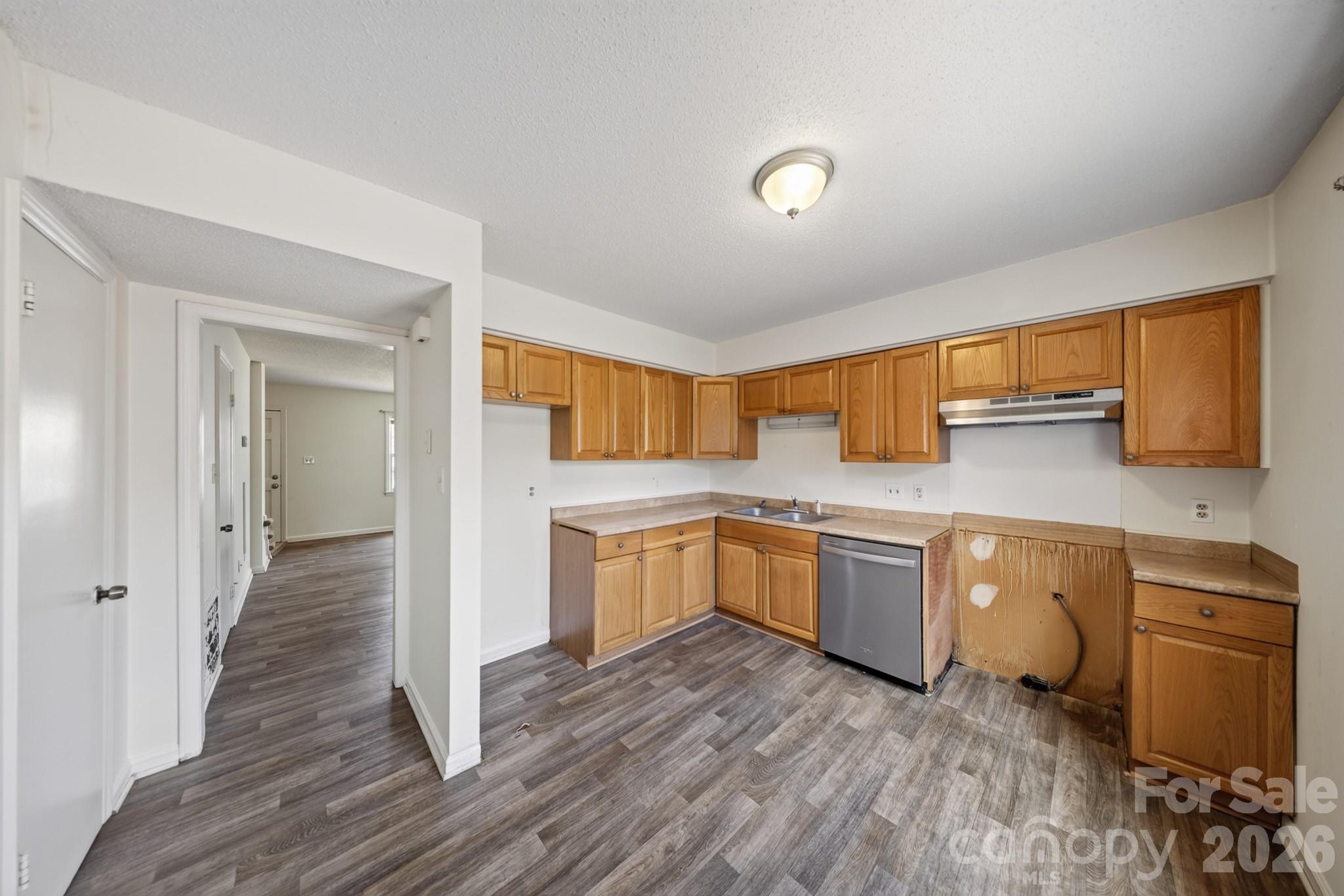 6835 Farmingdale Drive B Property Photo 4