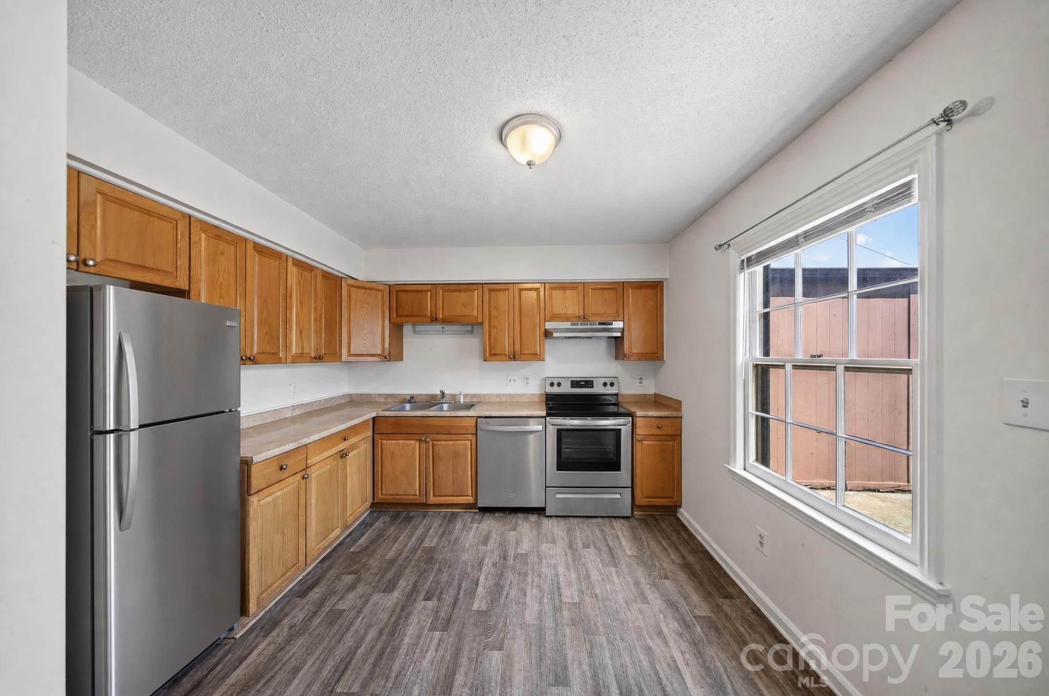 6835 Farmingdale Drive B Property Photo 7