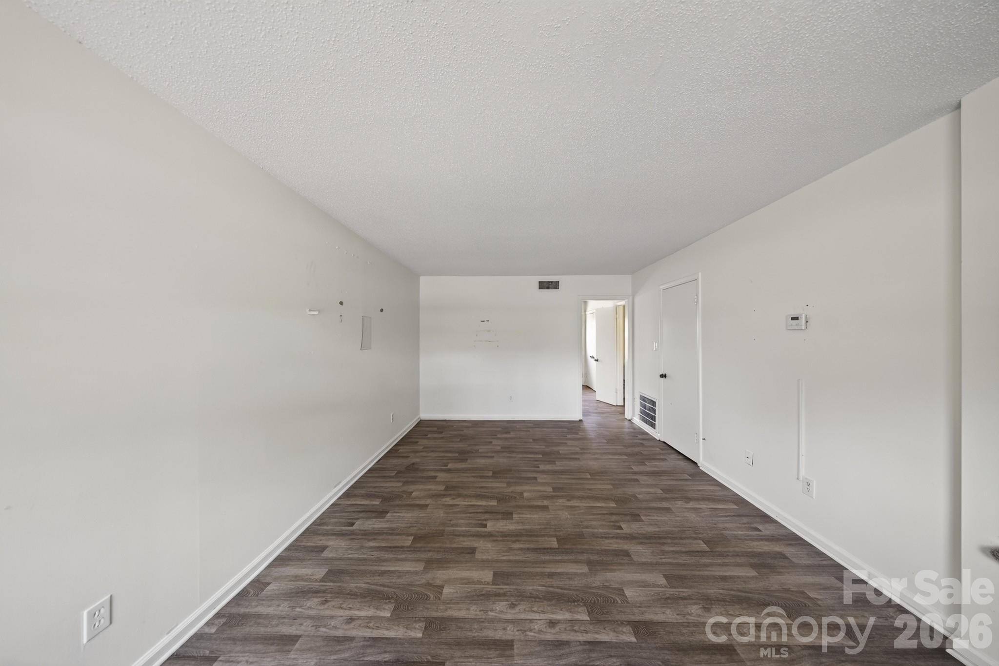 6835 Farmingdale Drive B Property Photo 8