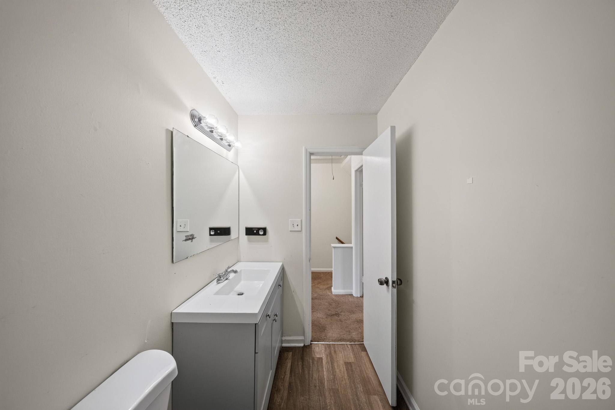 6835 Farmingdale Drive B Property Photo 18