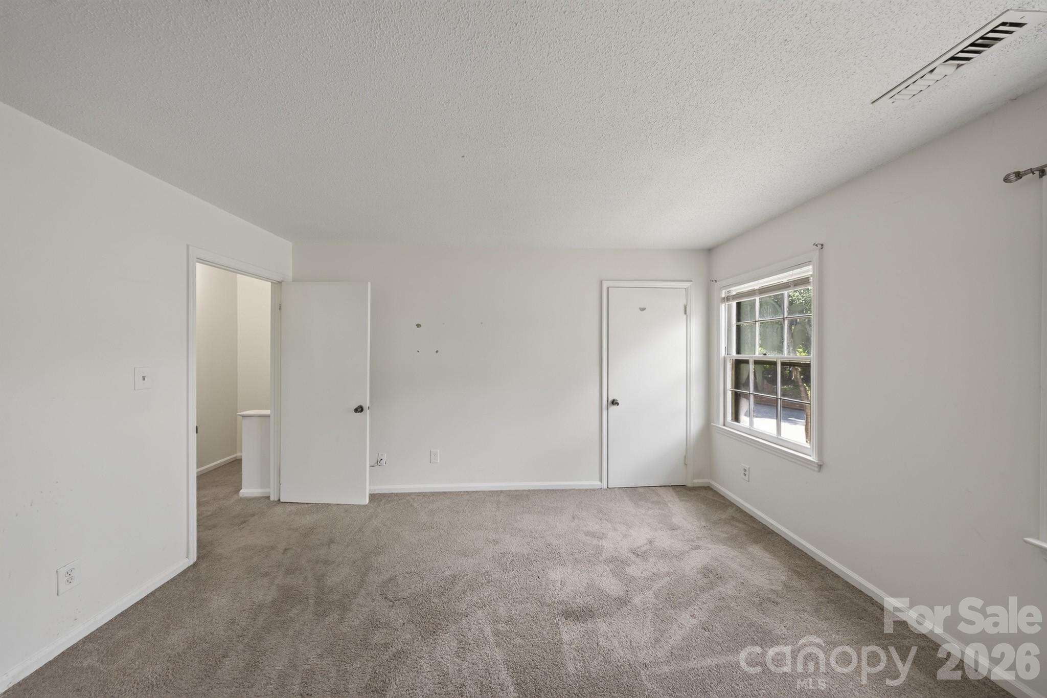 6835 Farmingdale Drive B Property Photo 19