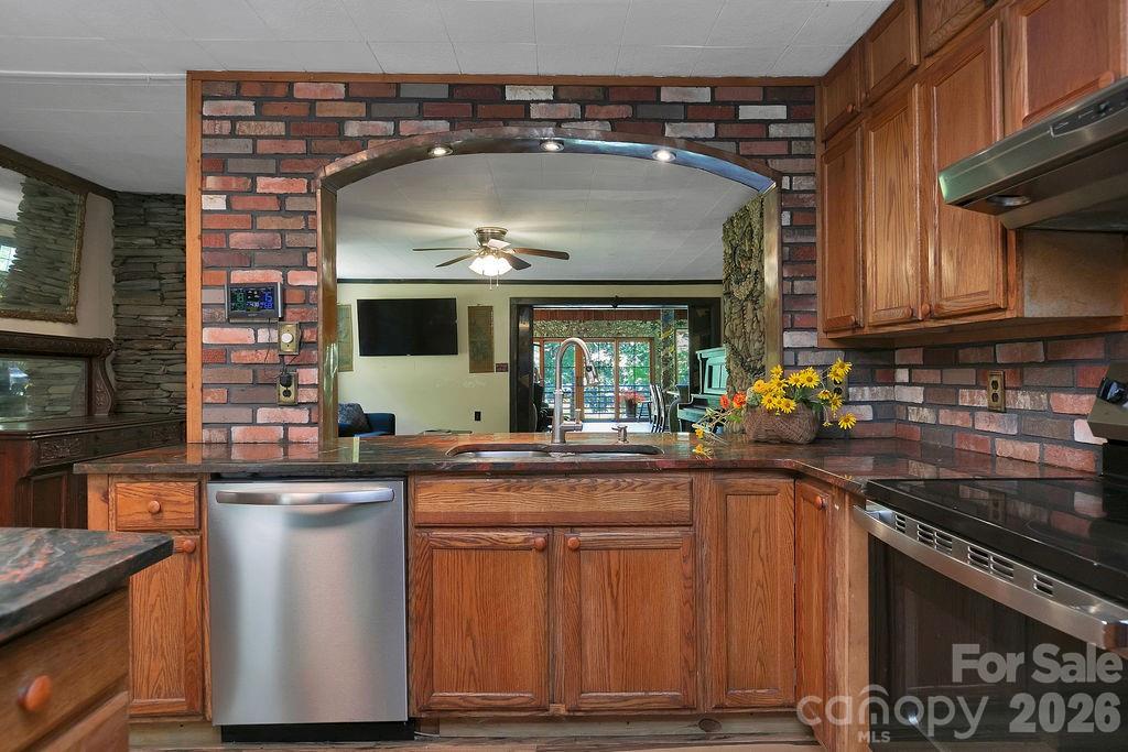 87 Old Chimney Lane Property Photo 40