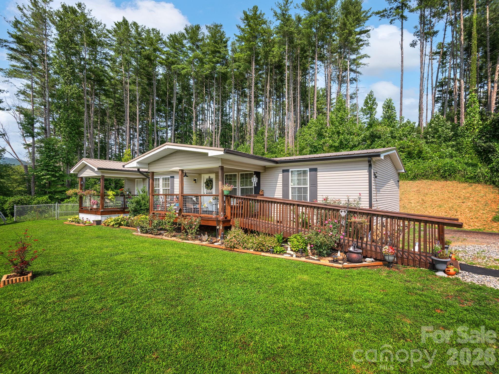 380 Green Acres Drive Property Photo 2