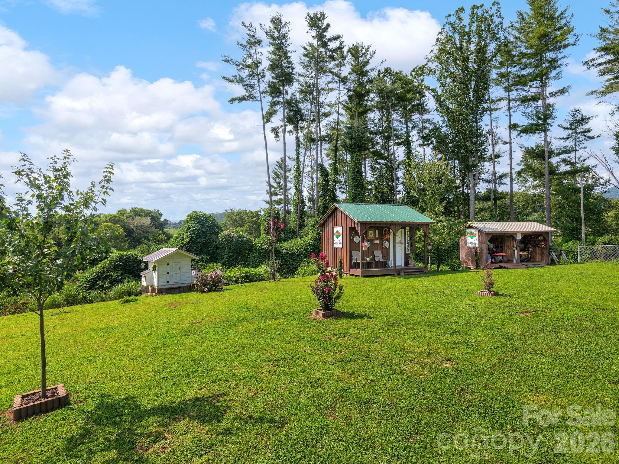380 Green Acres Drive Property Photo 4