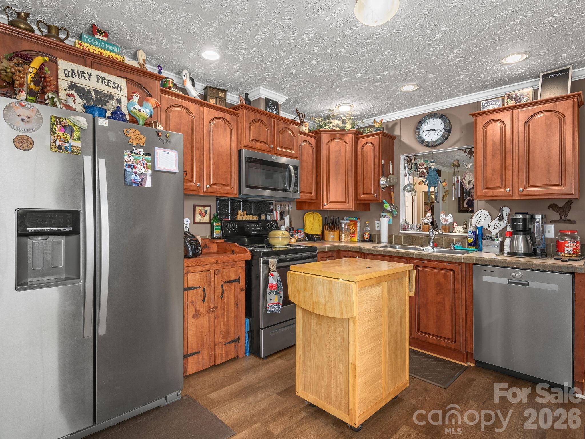 380 Green Acres Drive Property Photo 6