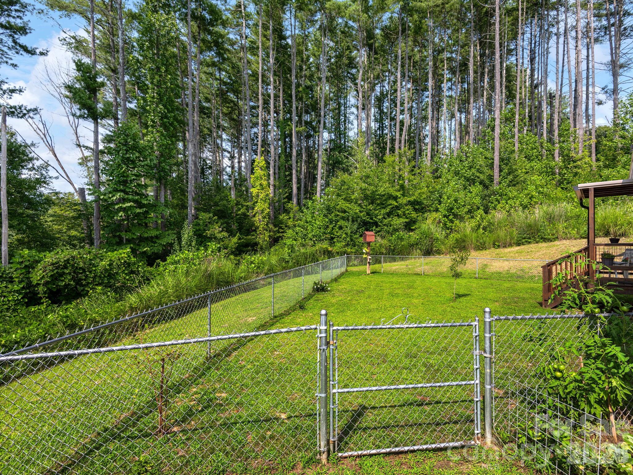 380 Green Acres Drive Property Photo 7